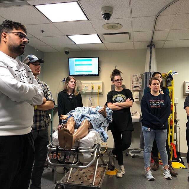 Happy #simlabthursday everyone!! Takeaway from tonight&rsquo;s sim: don&rsquo;t forget a thyroid panel when a patient presents in a hypermetabolic state! Thanks @mark.milo.1069 as always! #pcomlife #thursdaysimpearls #emed