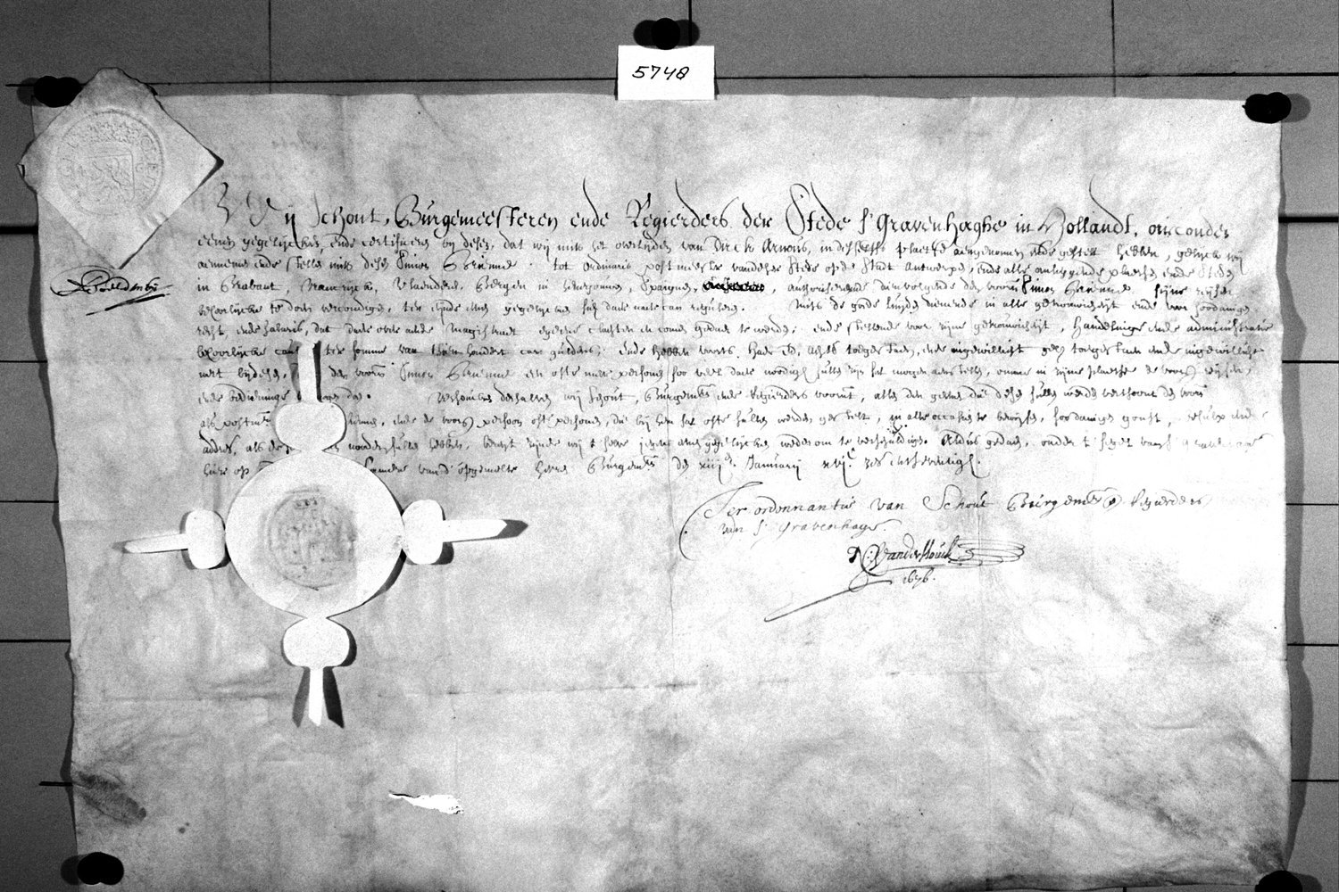 Charter appointing Simon de Brienne as postmaster, 1676, Weeskamer nr. 11851, Municipal archives, Delft.