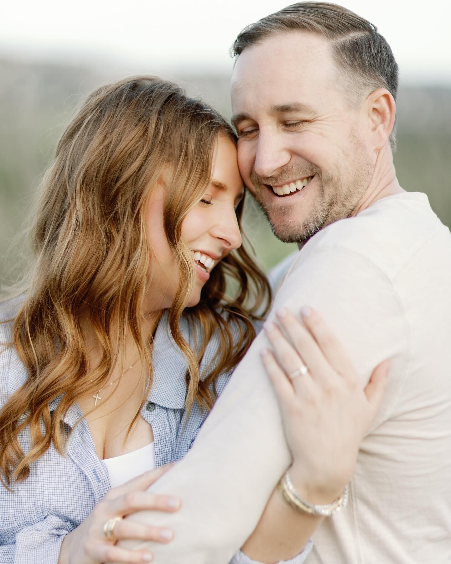 The sunset showed up for us at just the right moment for us to finish out the weekend. A sweet ending to a full week getting to know and capture Nicole + Ryan ❤️