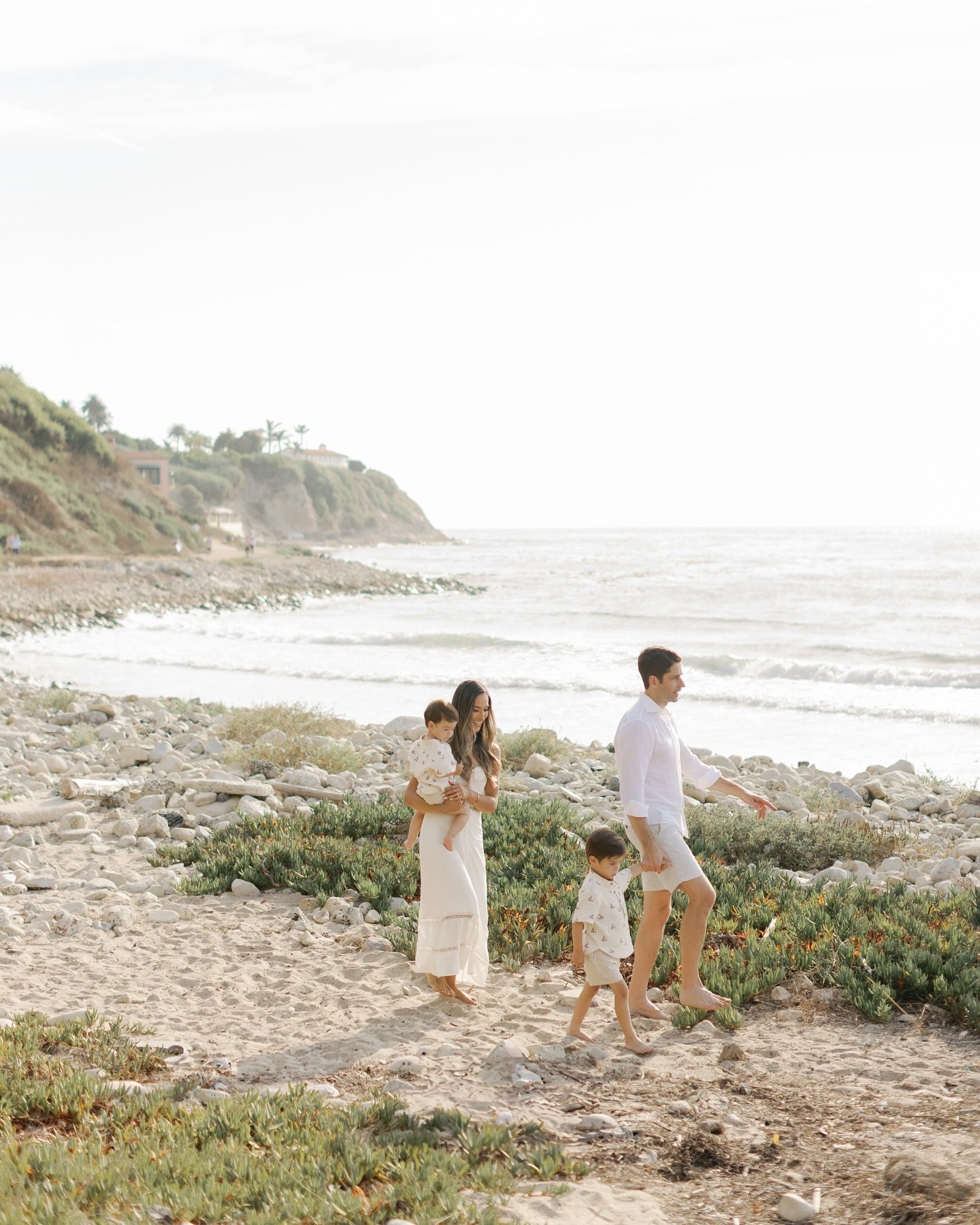 For me, August brings about the feelings of the start of a new year&hellip;A new school year for the kids (mourning summer already!), and the kick off to the fall family photos season!  Starting off this Monday getting geared up (and caught up!) on m