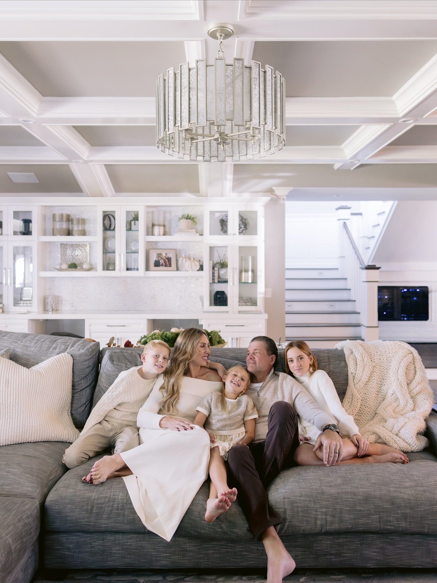 In-home family sessions are easily one of my very favorite things.  Photos with your favorite people in the space where you get to do life together day and day out. 
if you haven't had a chance to schedule your family photos yet this season, it's not