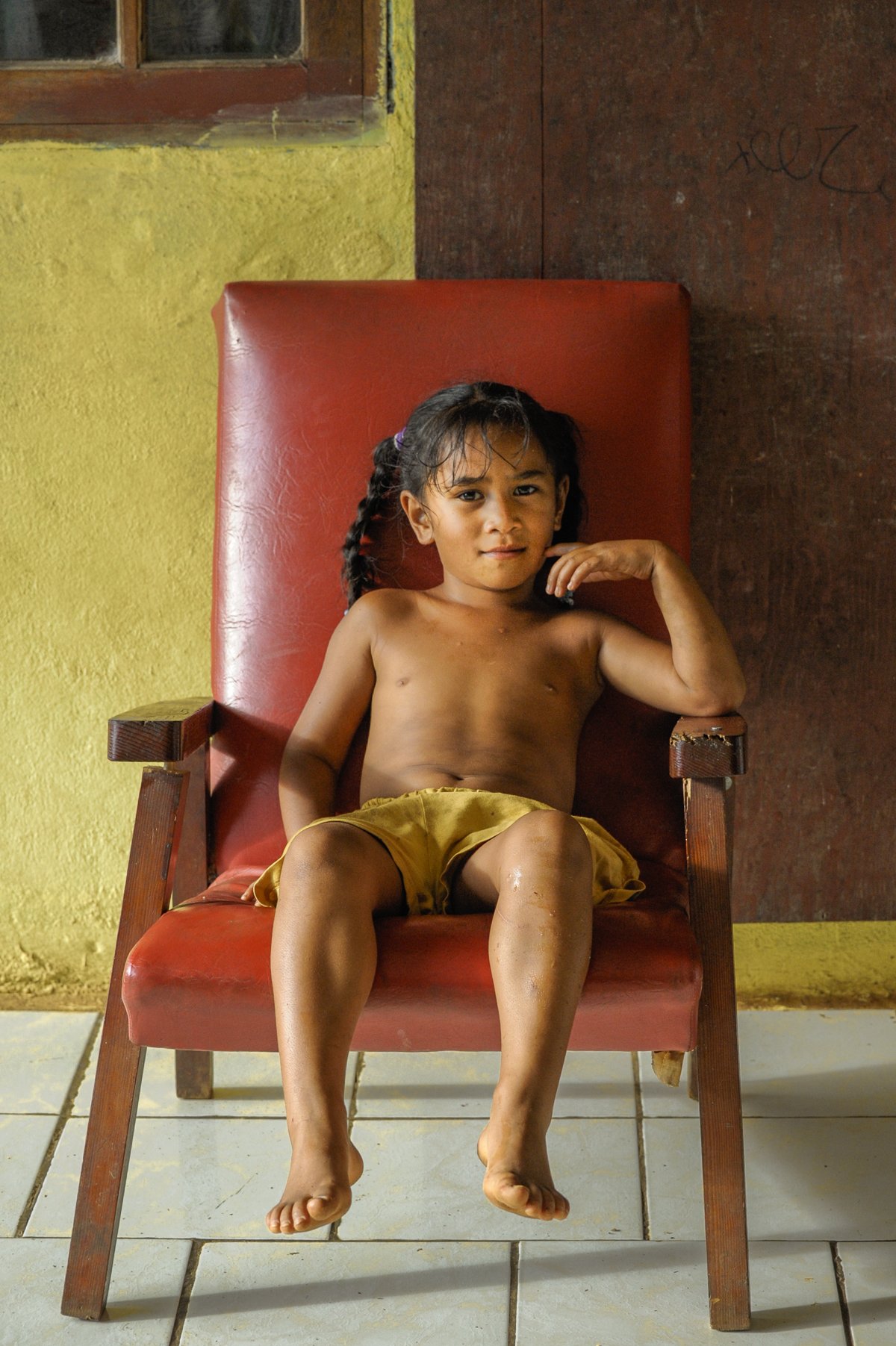 la fille et le fauteuil-0905.jpg