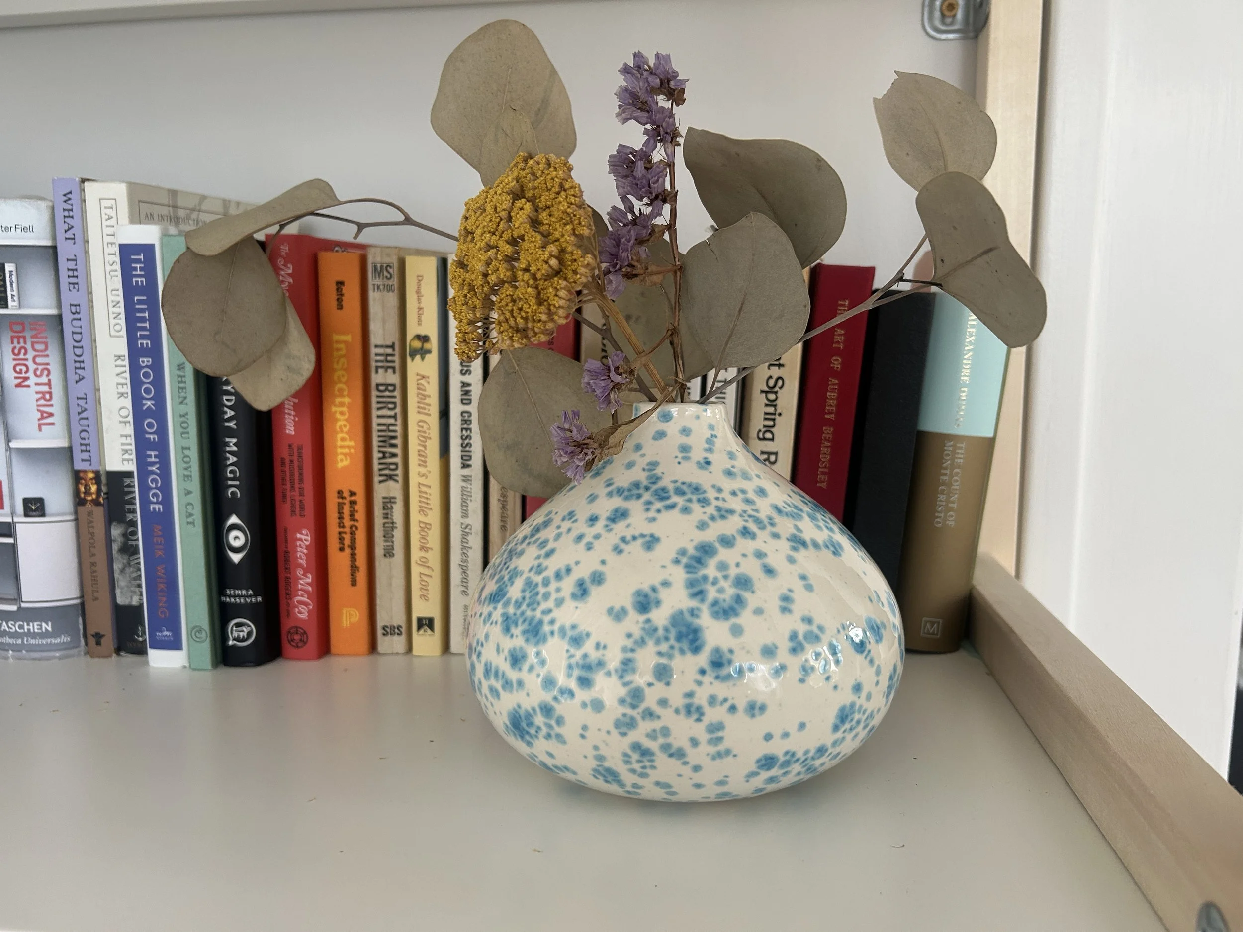 Round Single-Stem Vase