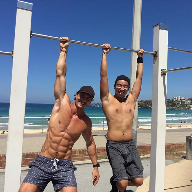 Just hanging out with my client Ben who had a lost a whopping 20kgs and built enough strength for unassisted pull-ups - a massive milestone in anyone&rsquo;s training! 😃💪🏼
.
#justactingcasual #forthegram #notraininghere #justposing