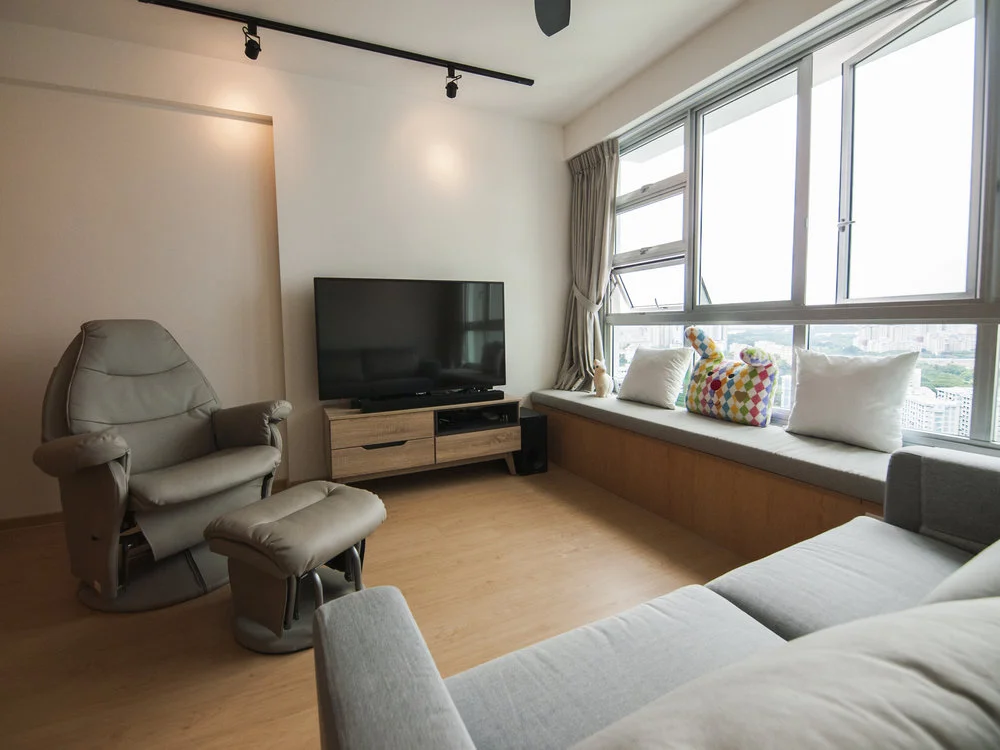 Cosy living space with ample seating and storage.