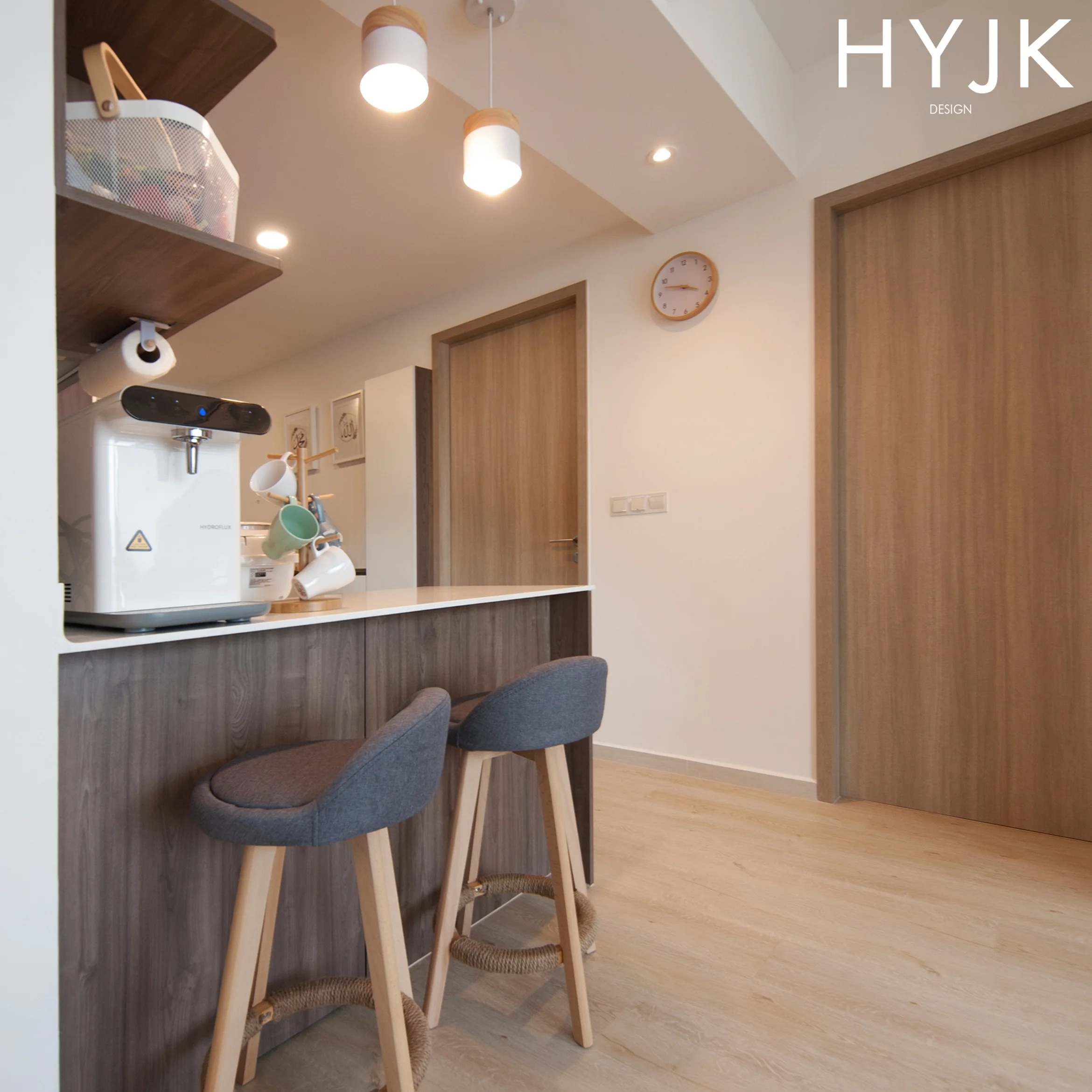 Tiny nook for meals.