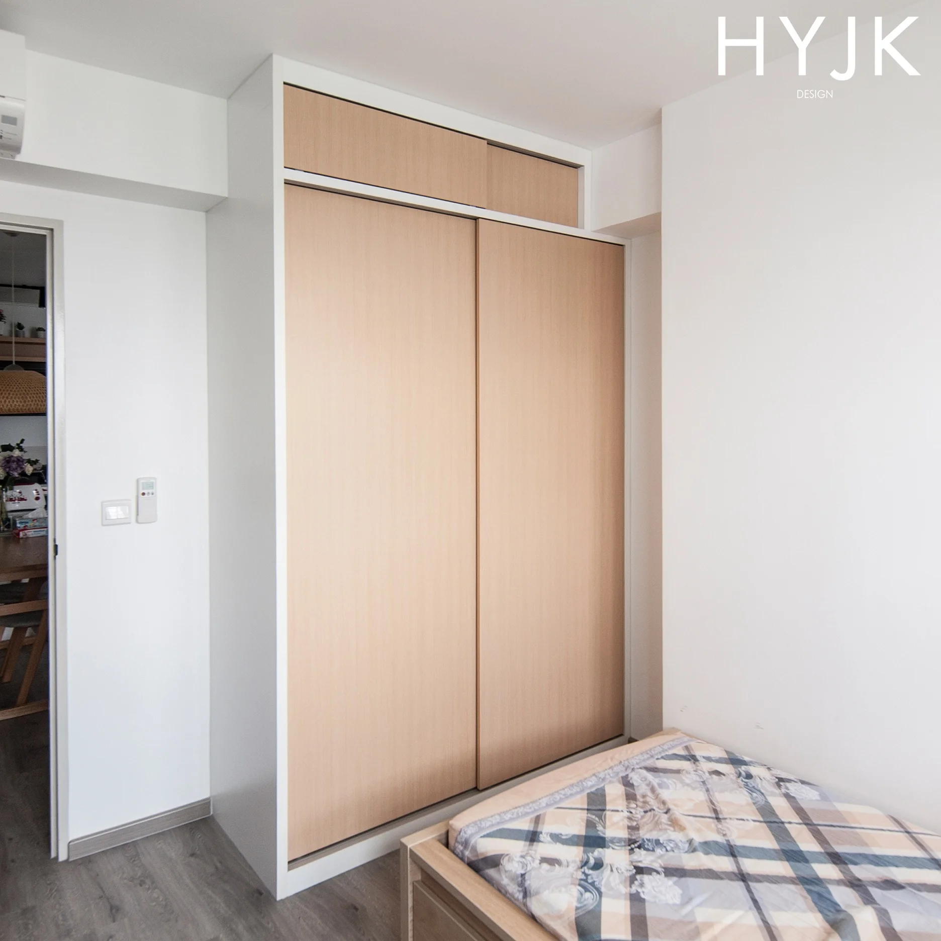 A guest bedroom.