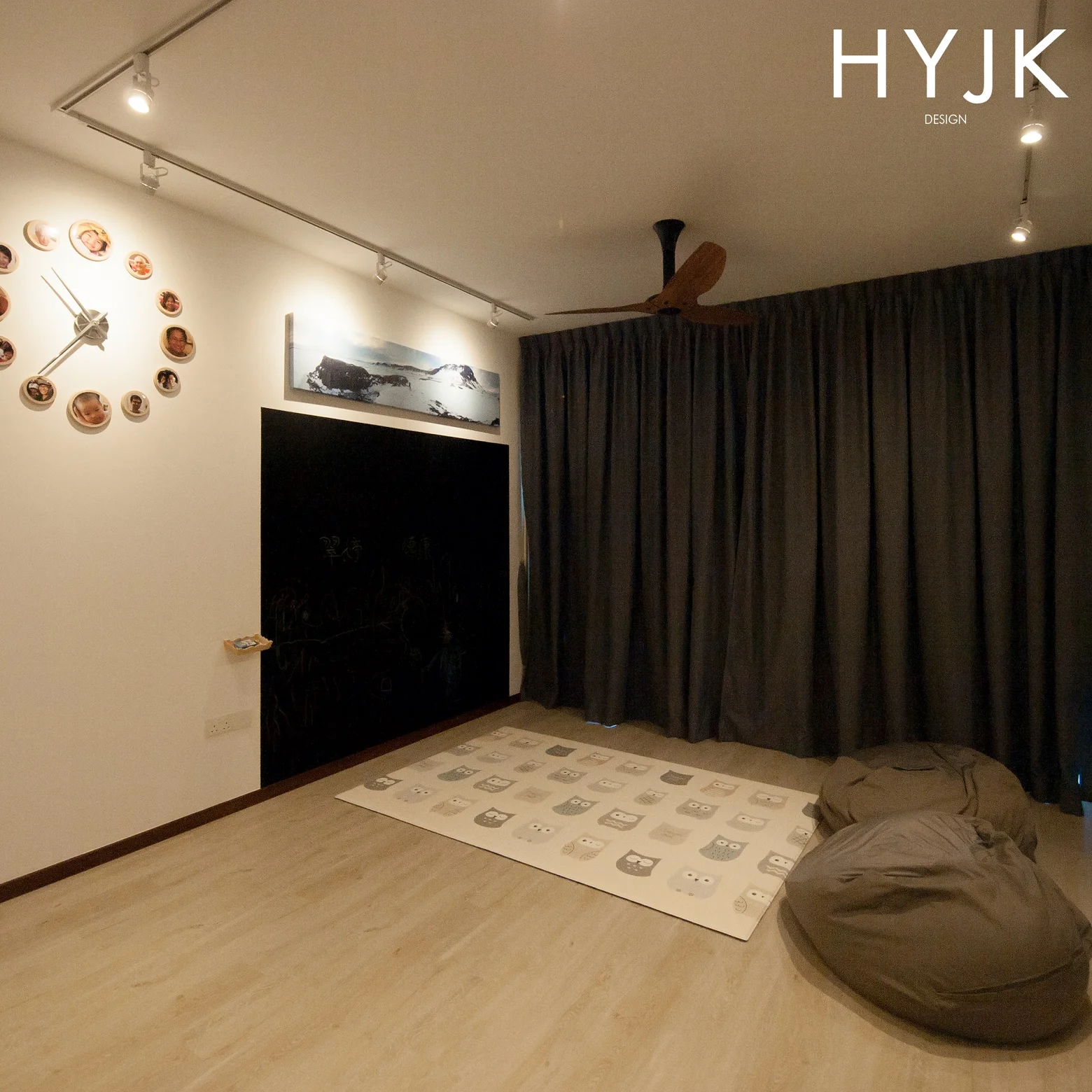 Chalkboard painted wall at Sea Horizon. (Project Memo from Sweden)