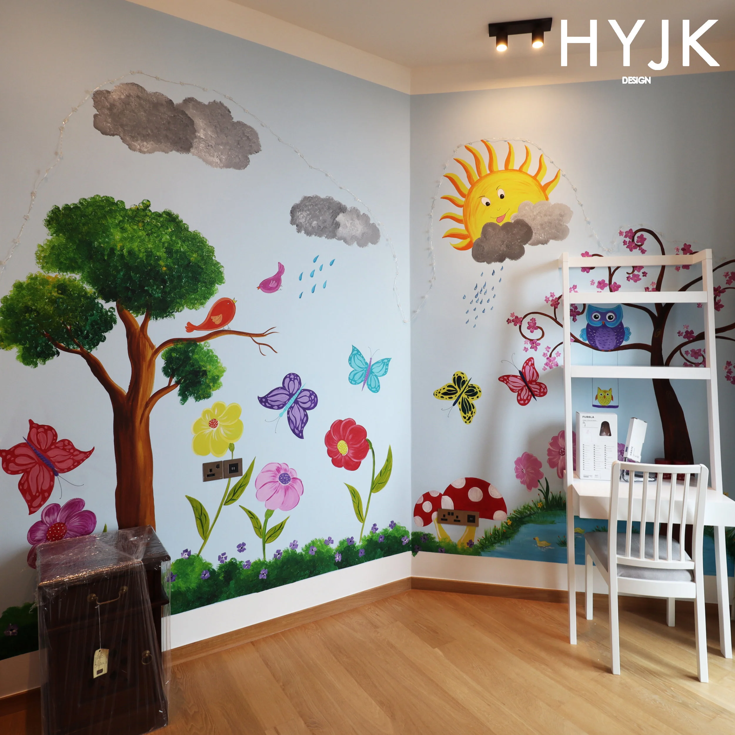Mural by Deepa Rani of Oviyam Arts at The Crest Condominium. (Project Ascend)