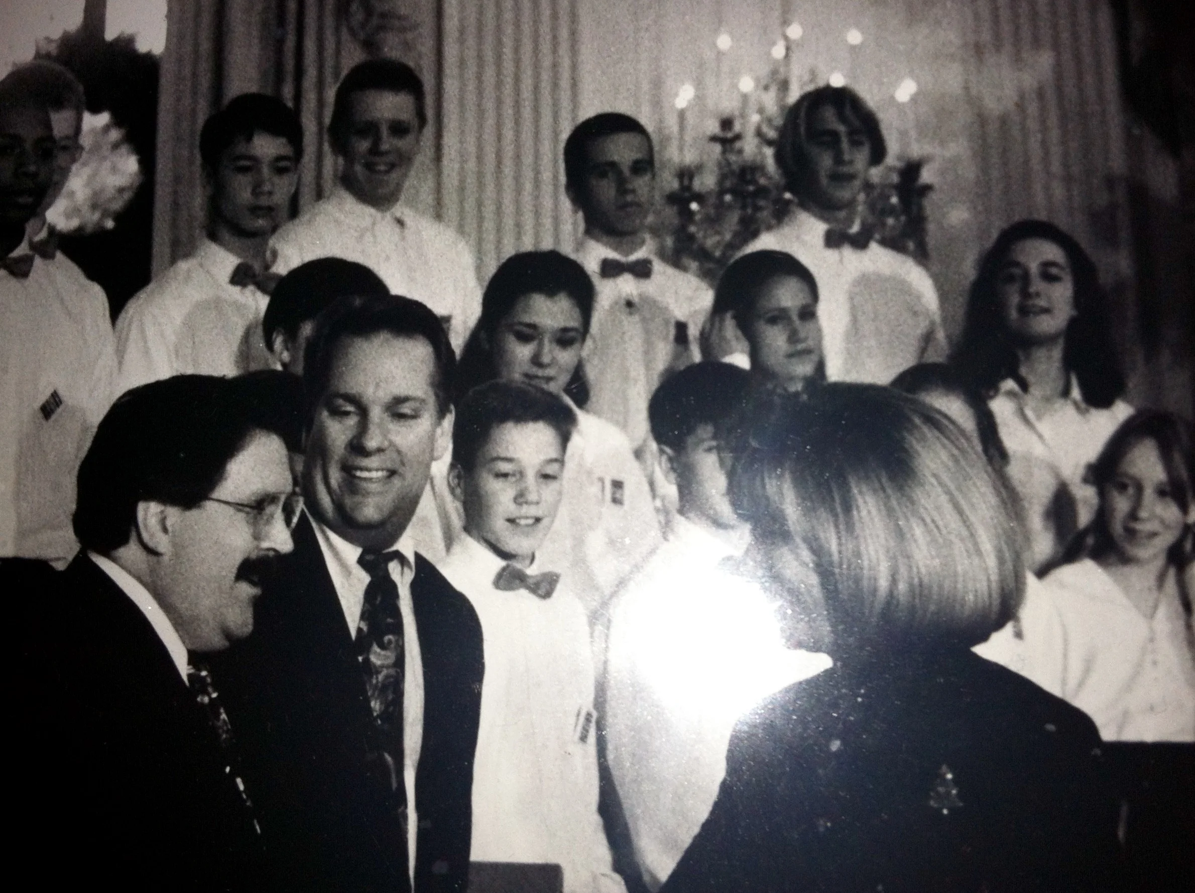 Thomas Pedersen speaks to pianist Keith Thompson and First Lady Hillary Clinton at Christmas At The White House in December 1993.