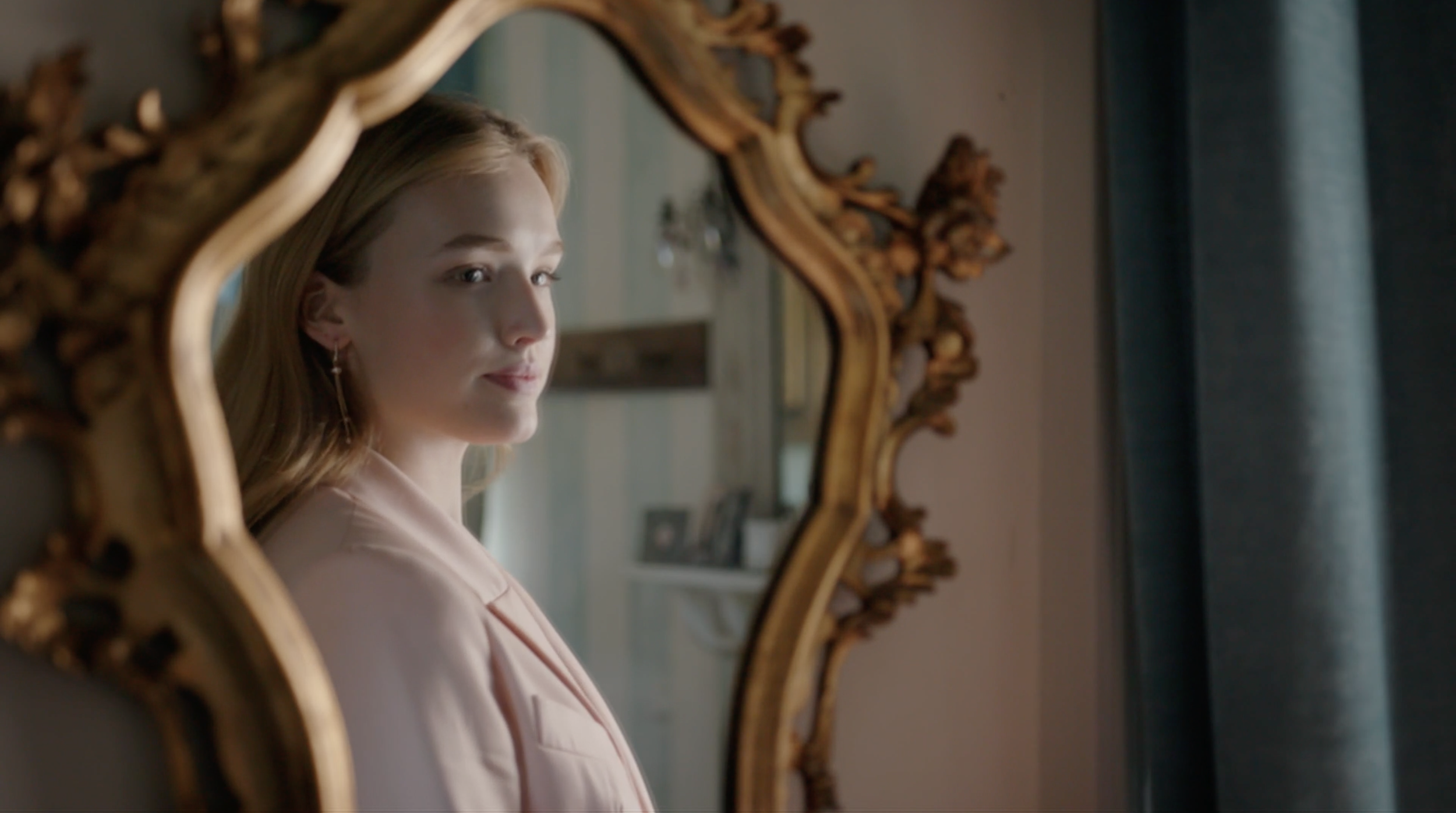 Vogue_Piaget_Maddison Brown.png