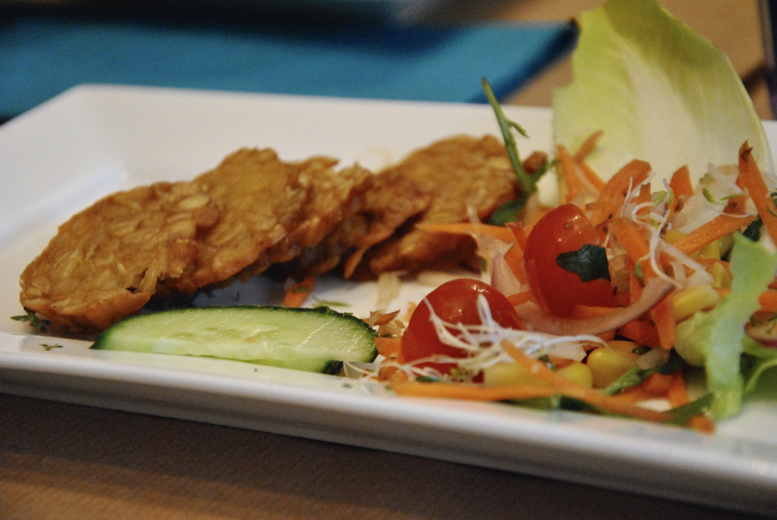 smoked tempeh salad