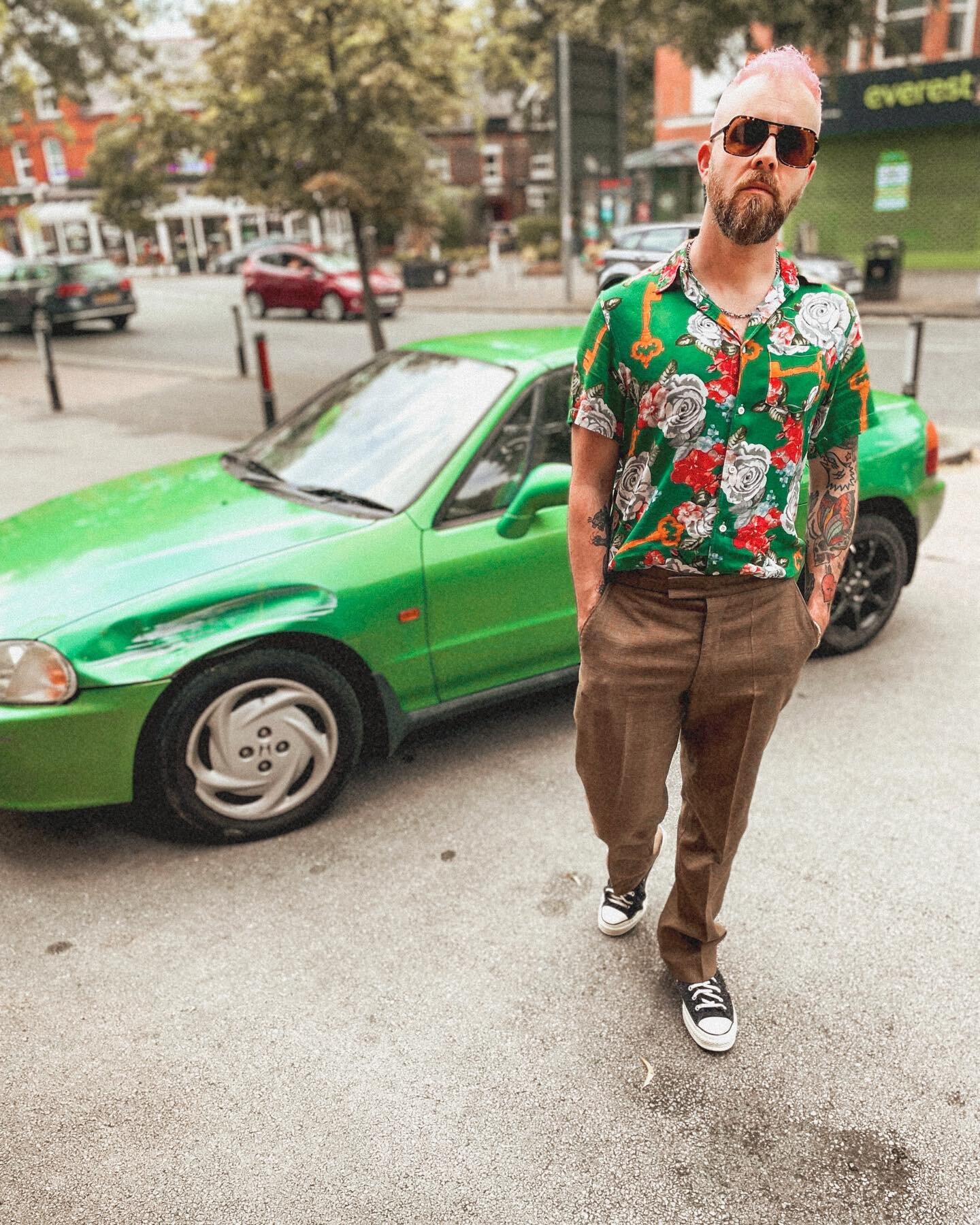 &ldquo;Adam stands in front of old cars - an occasional series&rdquo; is back. What make/model is this do we think? (Also - please keep listening to &ldquo;I&rsquo;ve Tried&rdquo; 💚)