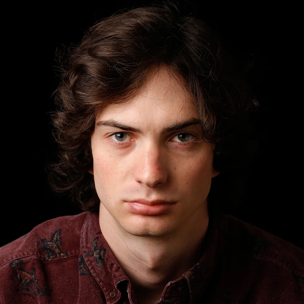 20160403_Erik_portrait copy.jpg