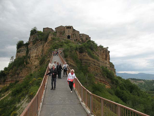 Civita-di-Bagnoregio-mad-about-tuscany-tours.jpg