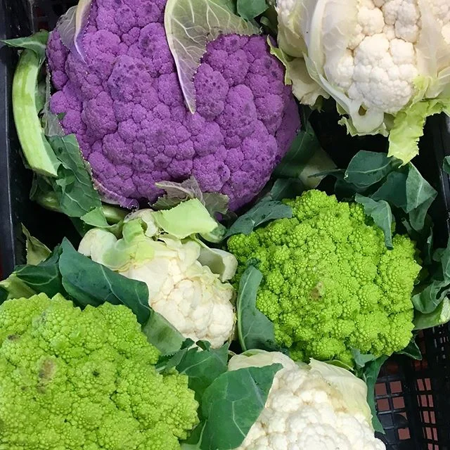 COLOURFUL CAULIFLOWER// how can you not get inspired when you go the fruit and vegetable shop and see this diversity in cauliflower. Had to buy green purple and white and will decide what recipe I want to cook 👩&zwj;🍳 risotto, souffl&eacute;, baked