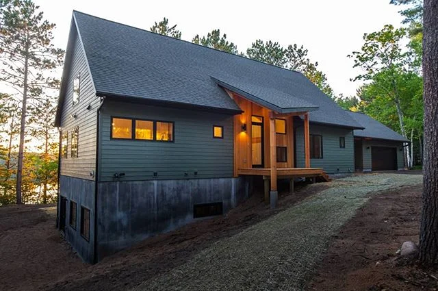 Wanted to share a couple more images from our Forestville project! Swipe ⬅️ for a 🔥 shot of the voluminous interior.

Thanks again to @thirdcoastbuilders.inc and @roamspec for their craftsmanship and attention to detail! 
#architecture #architects #