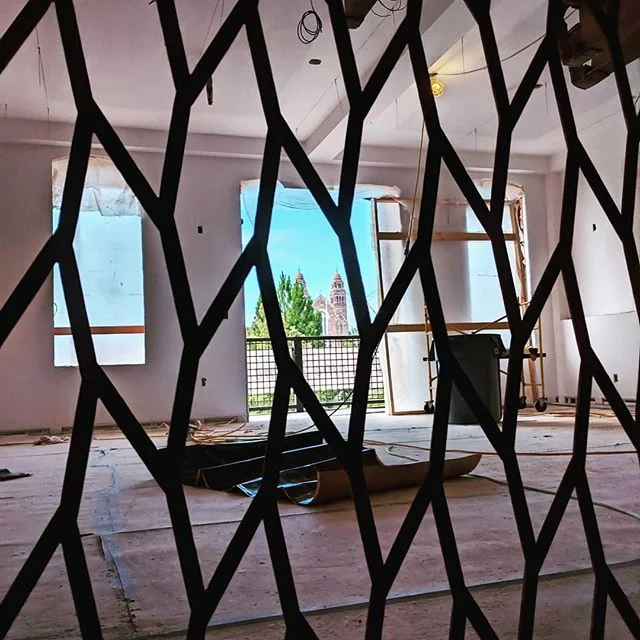 Welcome back Matt!
Let the sunshine in!
Things are happening at 231 West where
Modern design meets historic views!

@231west @ryanbrayak @hallcontracting_inc
#upfabricating #architecture #architects #construction #moderndesign #design #instadesign #i