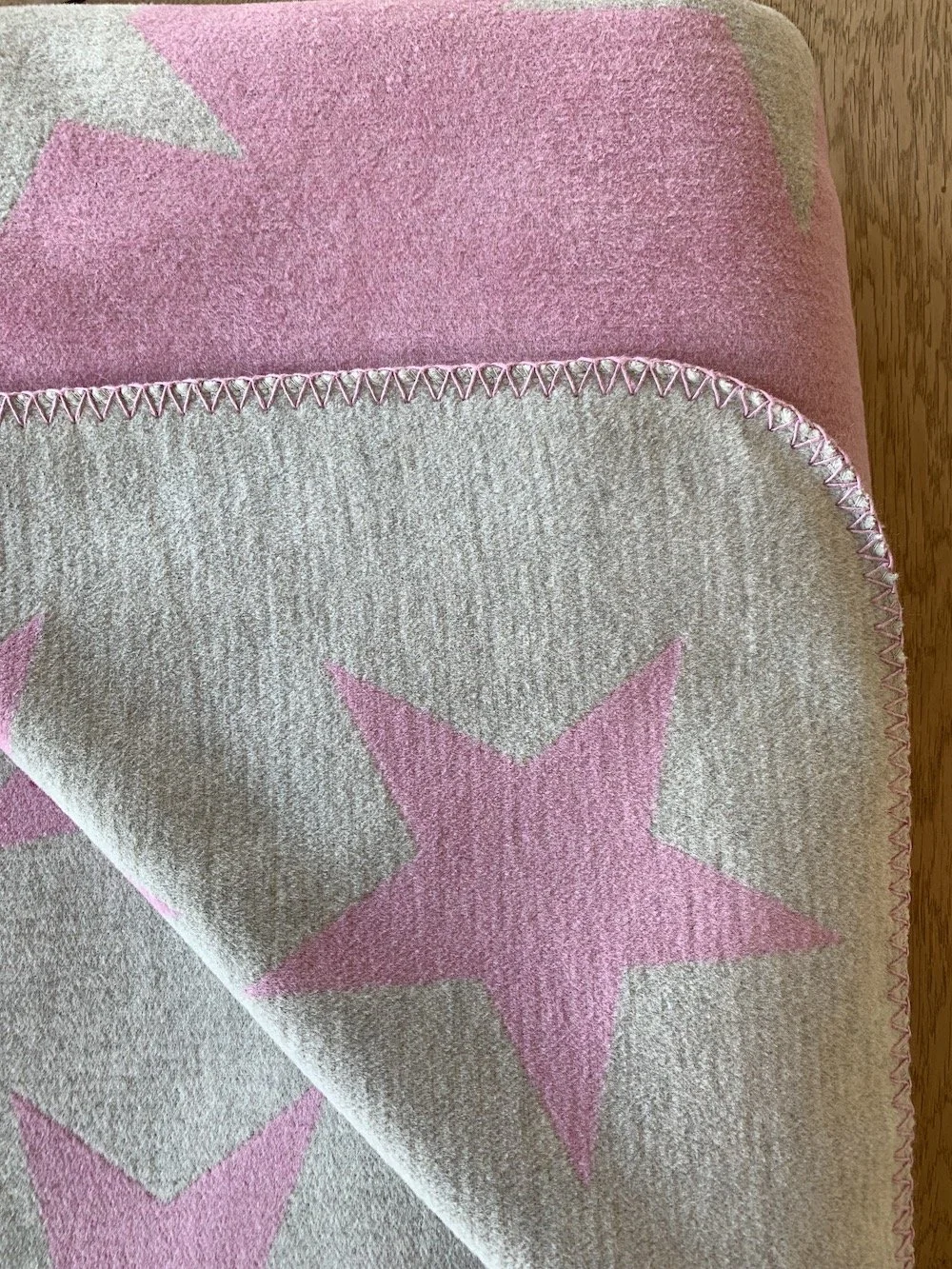 pink star blanket 3 web.jpeg