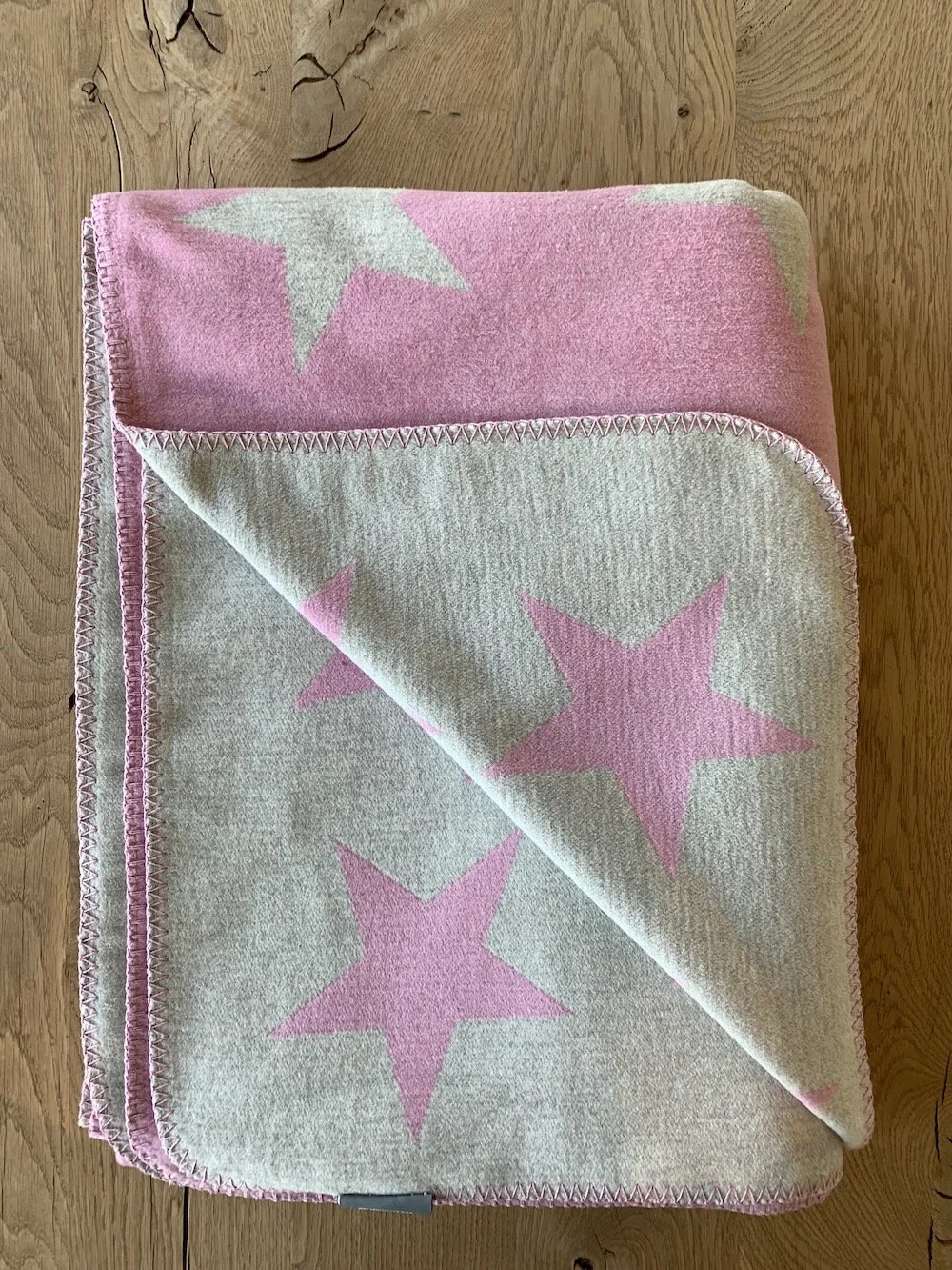 pink star blanket 2 web.jpeg