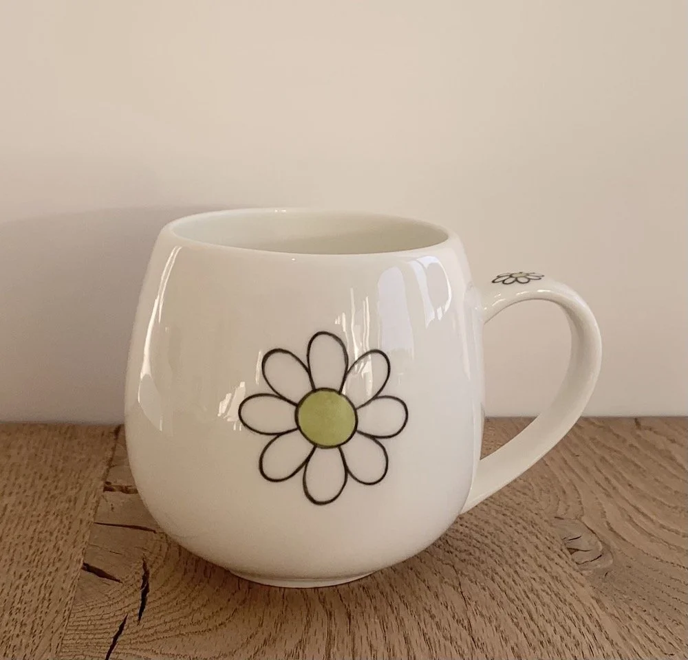 daisy hug mug web.jpeg