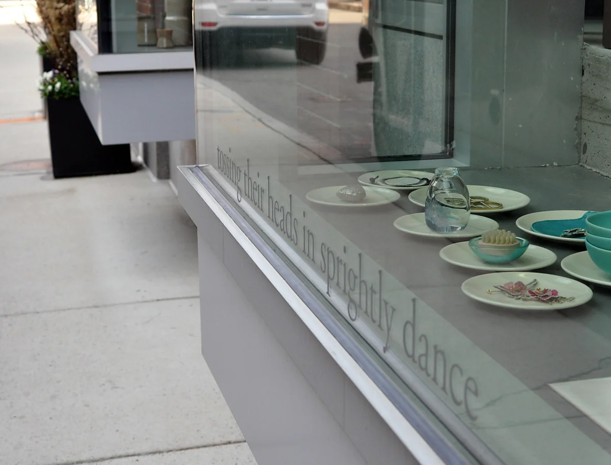 25 Channel Center Store Front Display