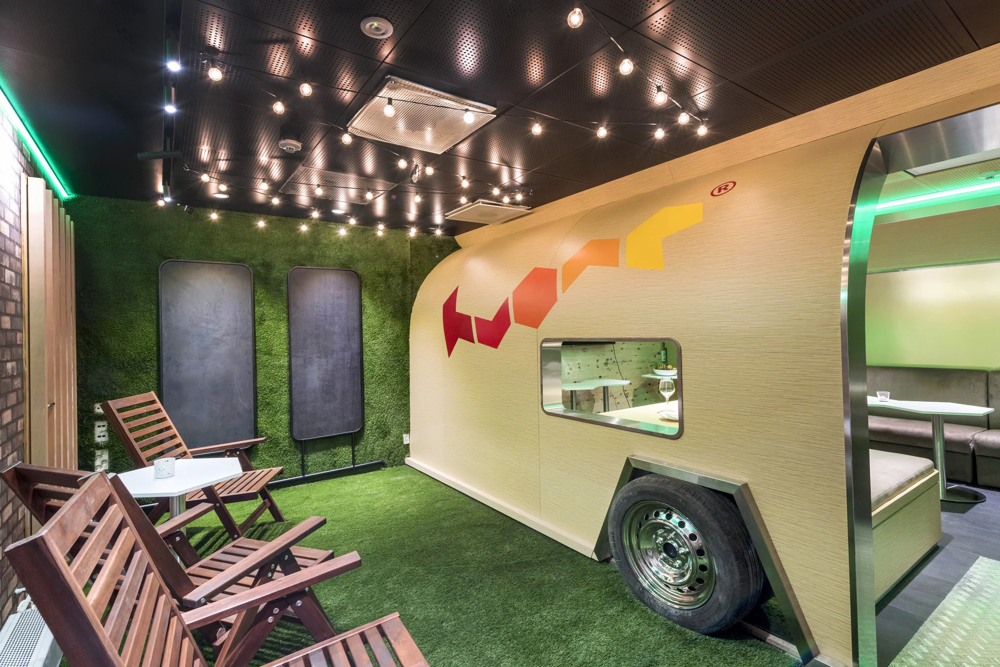 HUONE Kamppi Caravan _ Karavaani_1.jpg