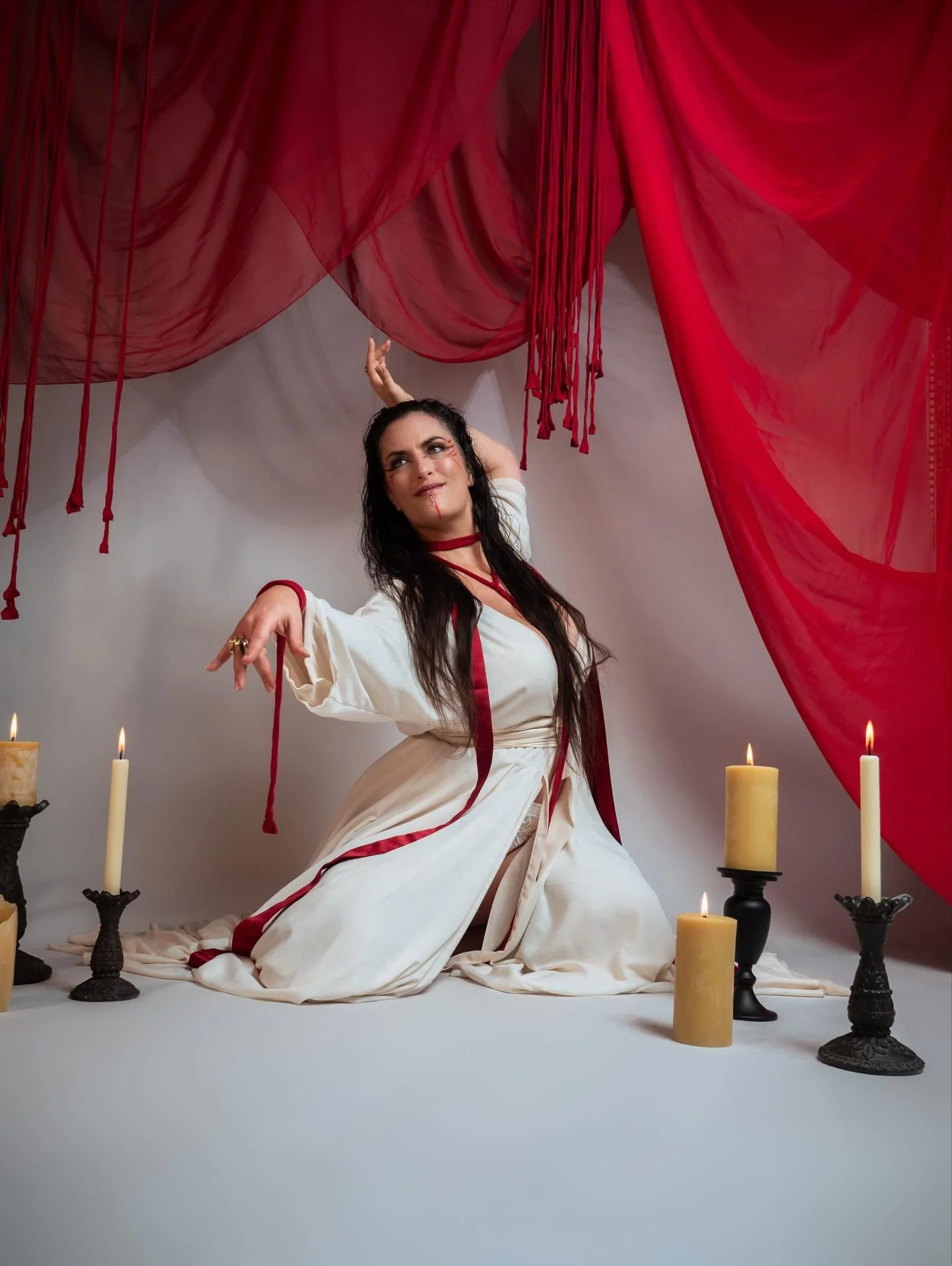 Blessings on these early December days!

I&rsquo;ve been in a cocoon the past few weeks
I plan to return again later this month. 

It&rsquo;s been a nourishing and integrative time of leaning into darker days, slower pace, and tending beauty by the f