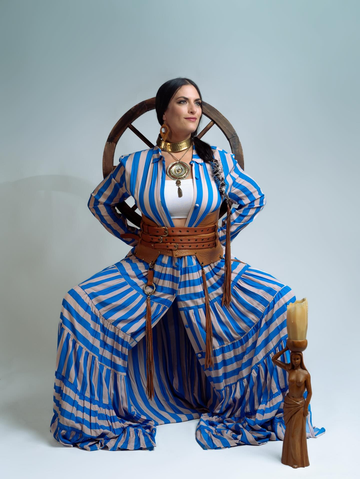 New Year, New Me!!! ⚡ 

(kidding, same mischievous bard witch as ever)

&hellip;.. Im still pretty slow meeping lol

although i will say that the past few days, as ive been recovering from a cold, i have noticed the slight increase in light- which is