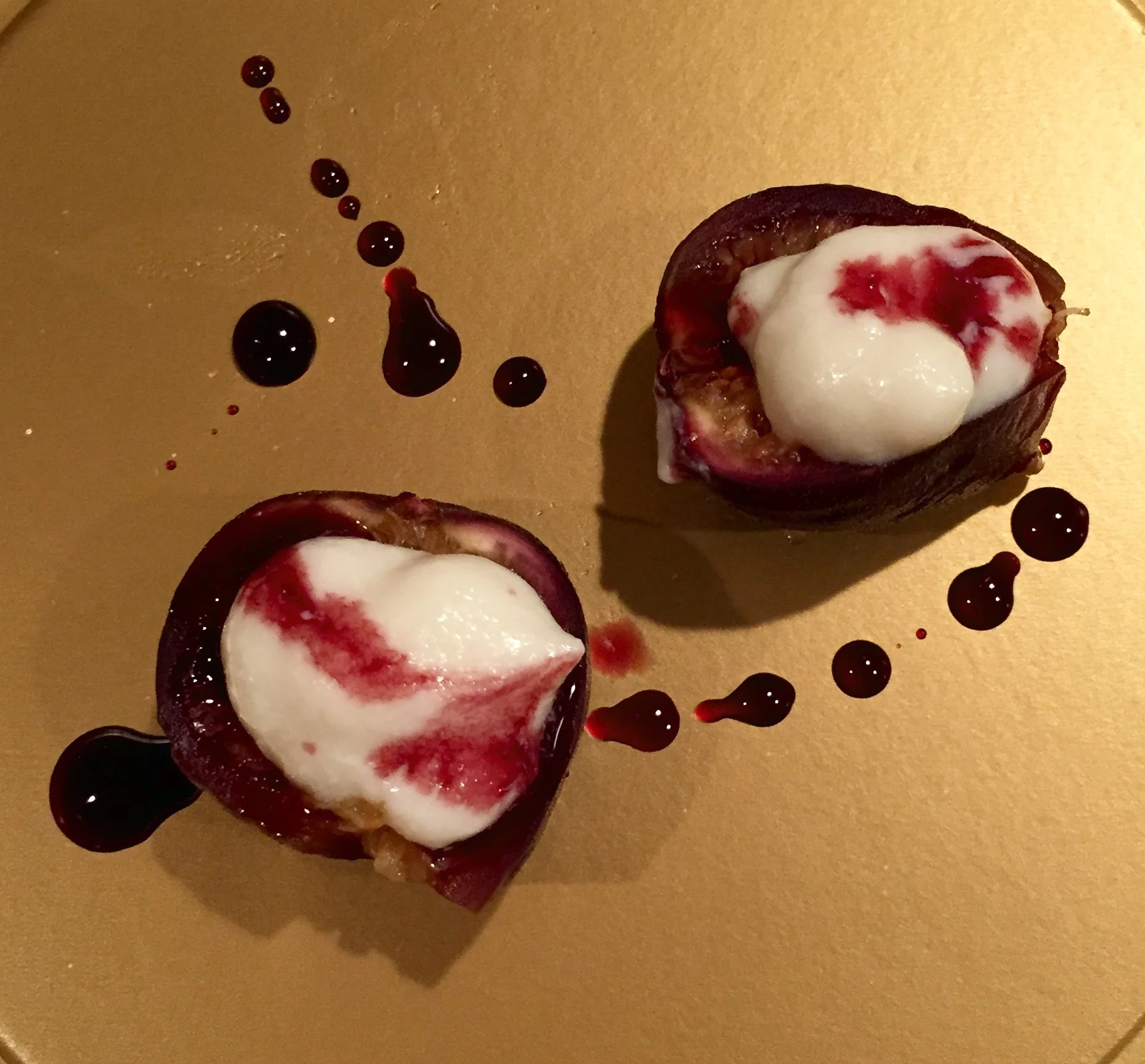 Roasted Figs with Whipped Goat Cheese 