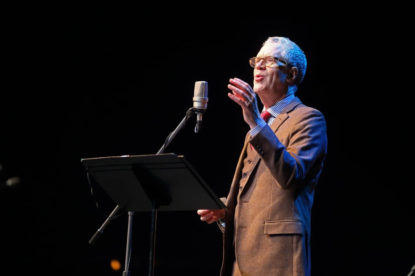 It's a long weekend - whoo! Which means this Holiday Monday you'll be able to catch Stuart McLean's hilarious story Odd Jobs on @CBCRadio's The Current. We love this tradition☺️

The Current airs at 8:30am (your local time) on CBC Radio.  So don't fo