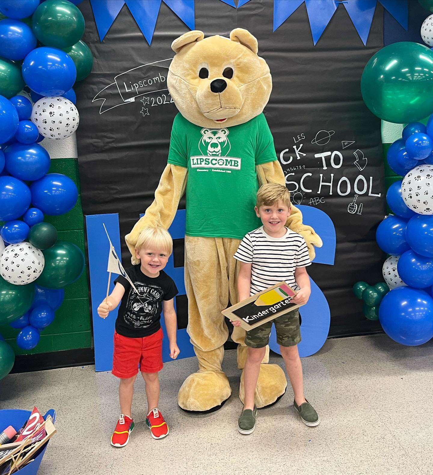 Our brave baby bears #stonebyrdalexander #johnniebleubyrdalexander #firsttimers #startingkindergarten #lipscombbear #sleepstudy #lovemyboys @calexander82