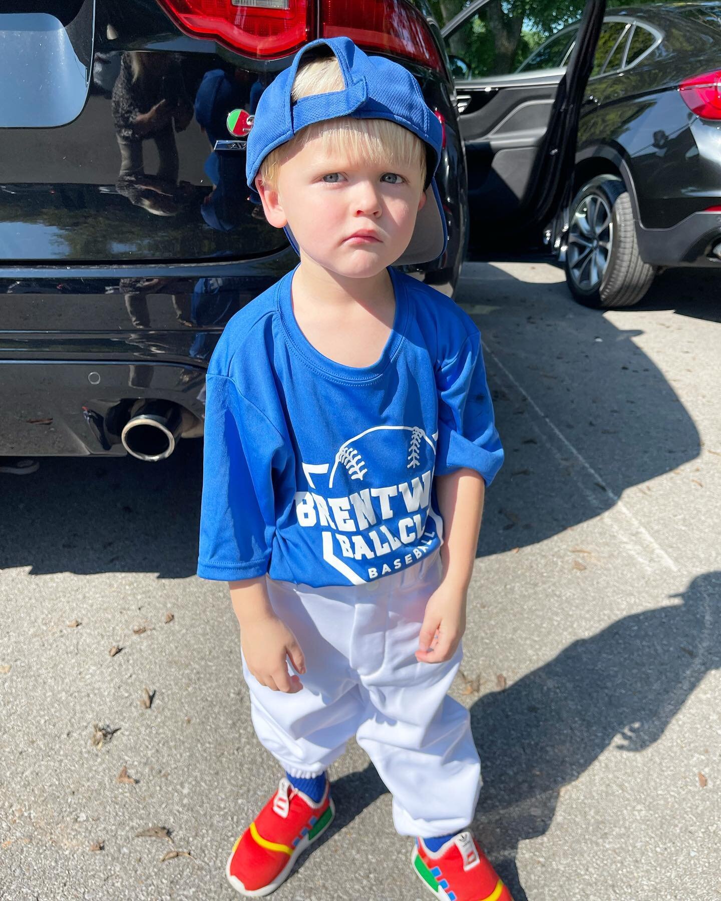 First game and probably the last for this season🤣 At least he looks cute #baseballfail #johnniebleubyrdalexander #firsttimer @calexander82