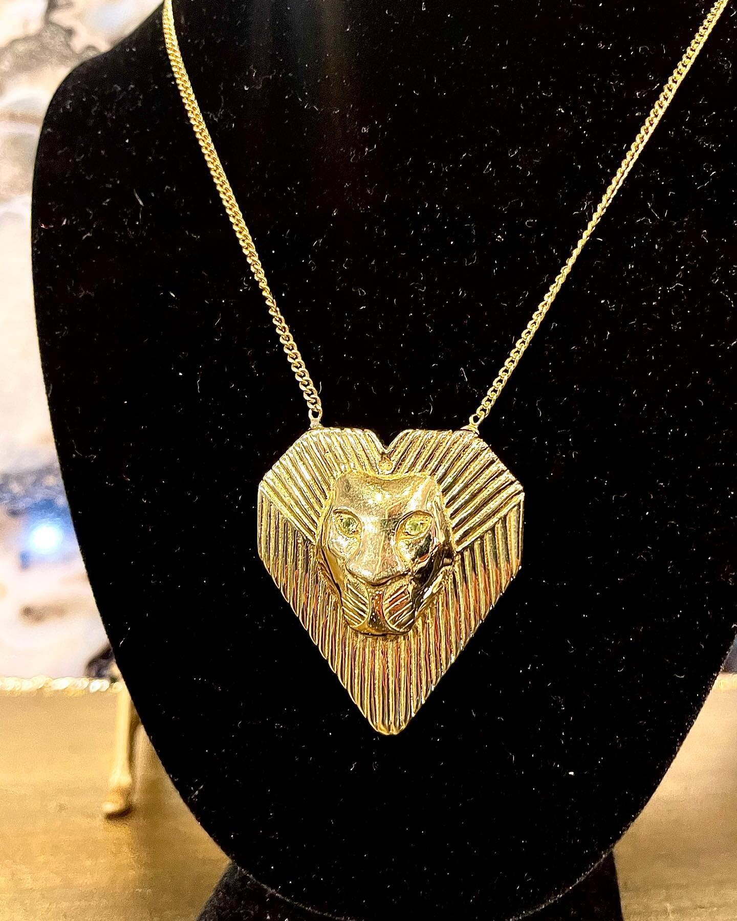 Leo peridot Necklace is one of the many new amazing pieces from Bisjoux. Welcome to Johnnie Q my love #newarrivals #johnnieq #leo #peridot #lionjewelry #franklintn #boutique