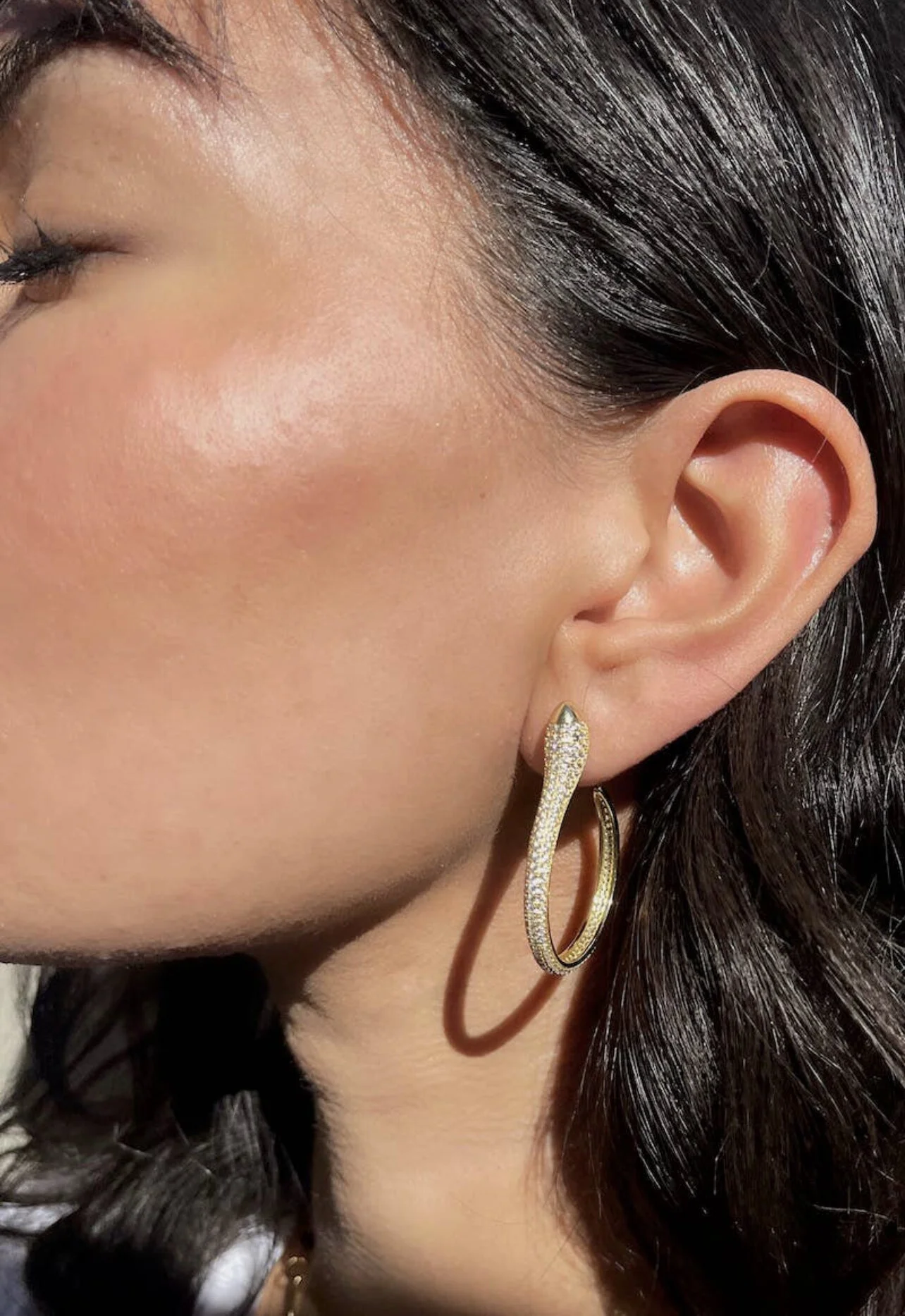 D4098B01-4A7B-477D-80FE-5CAD5897D382