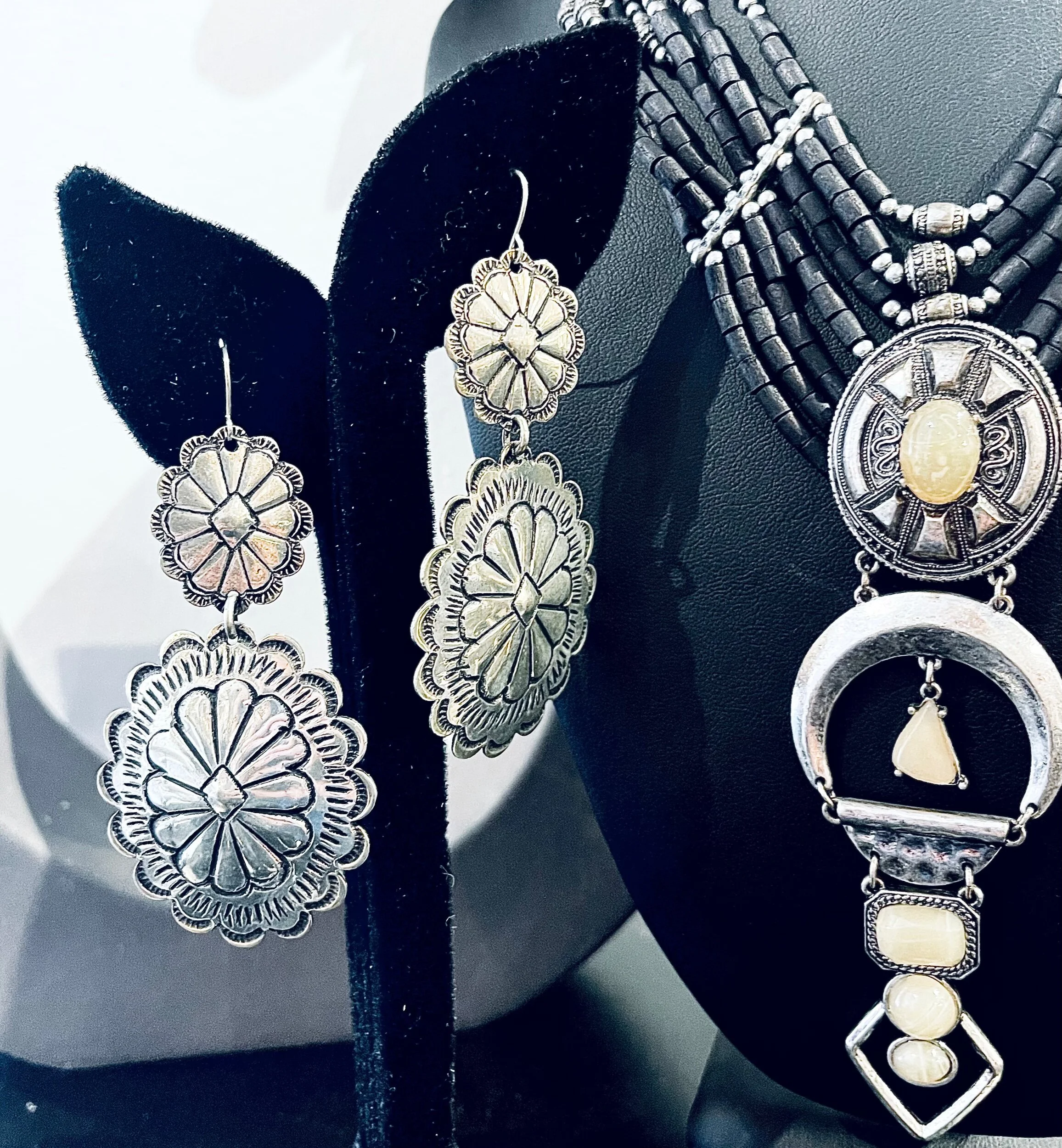 6CE04EF6-3A59-4028-82F5-1E79AA146695