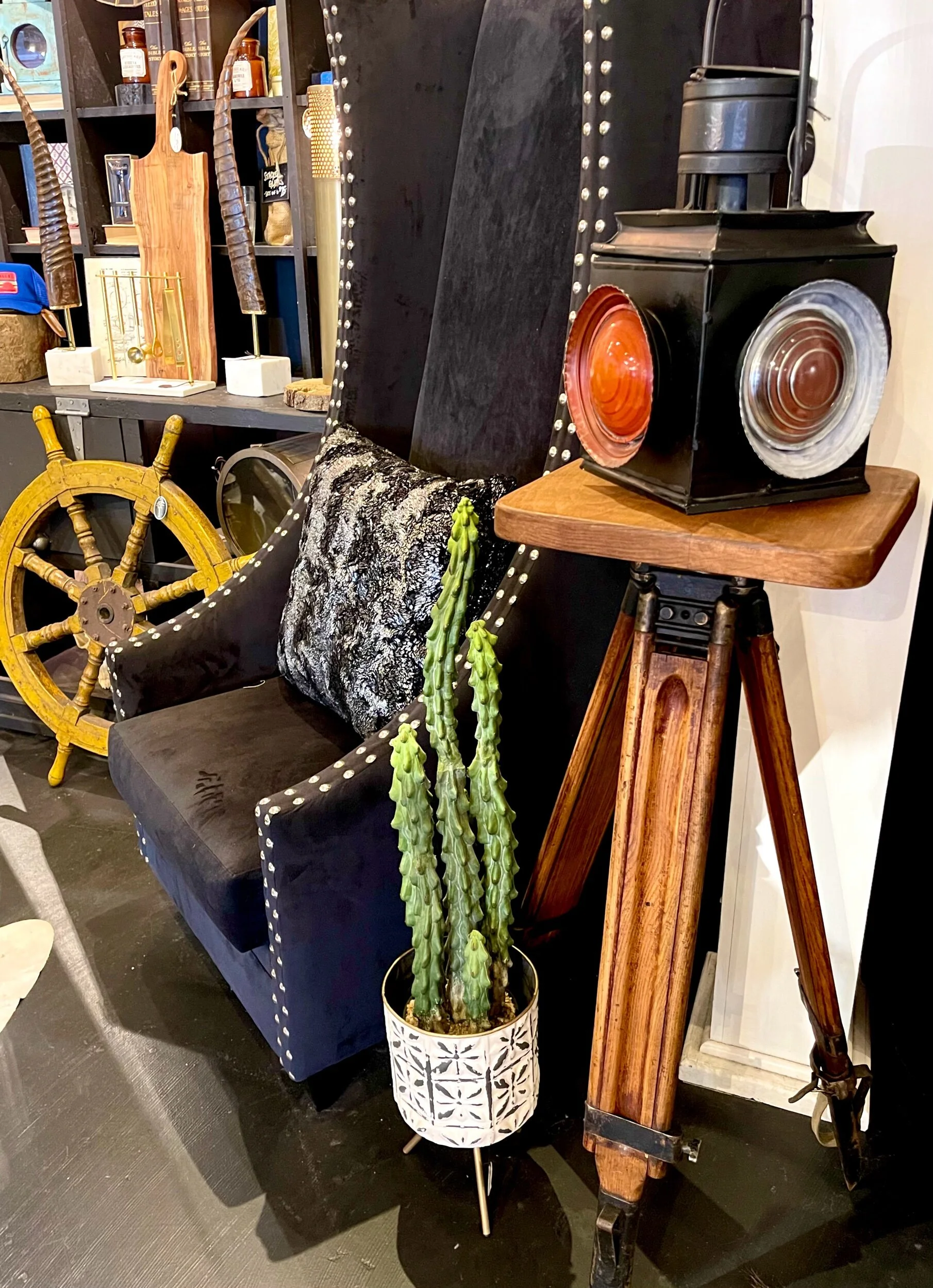 AD9FA8FA-614F-4DE8-ABDE-107E9B98E75E