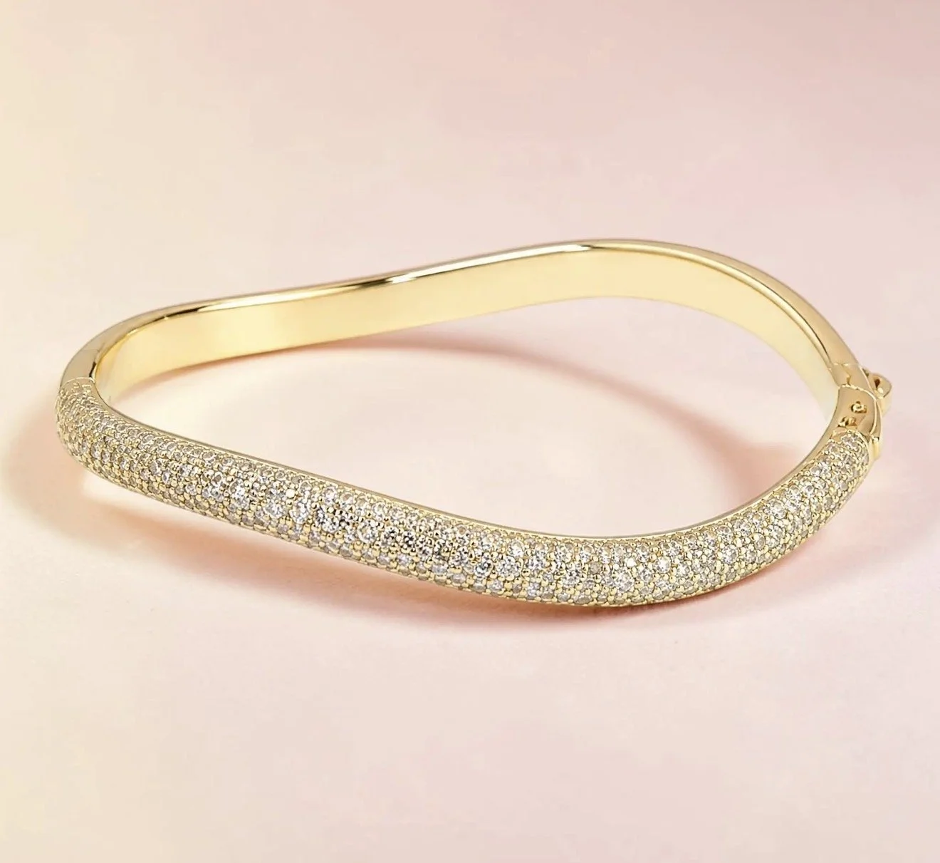 WAVE BANGLE CZ, GOLD