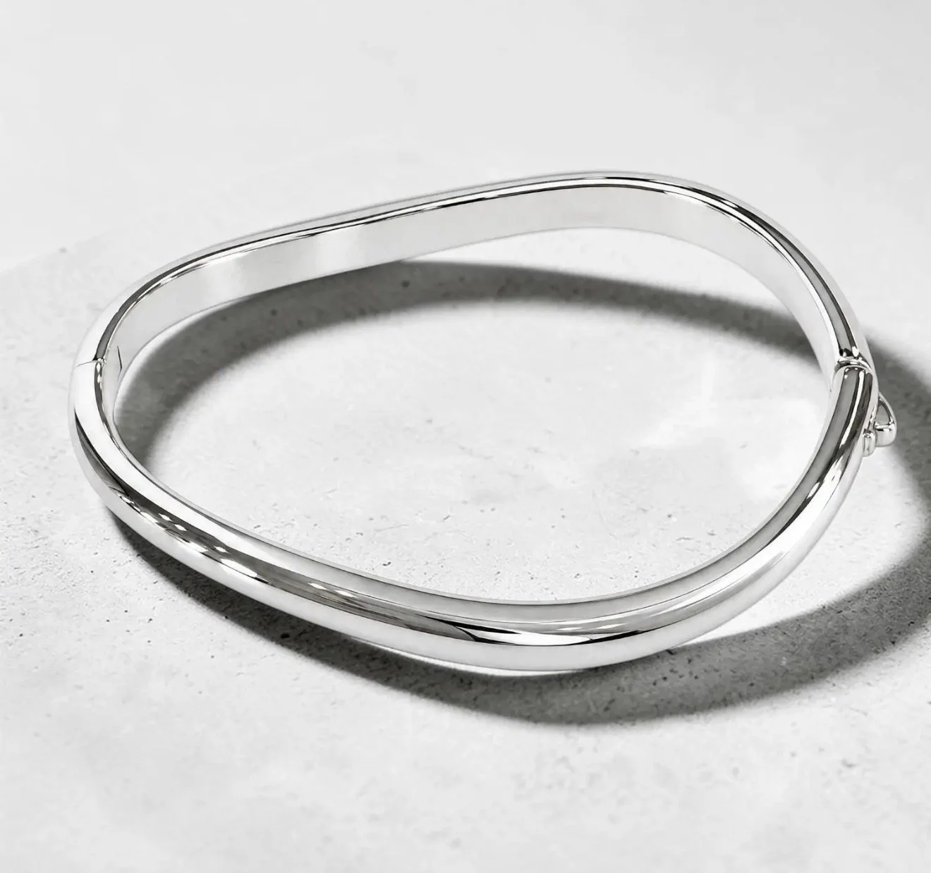 WAVE BANGLE, SILVER
