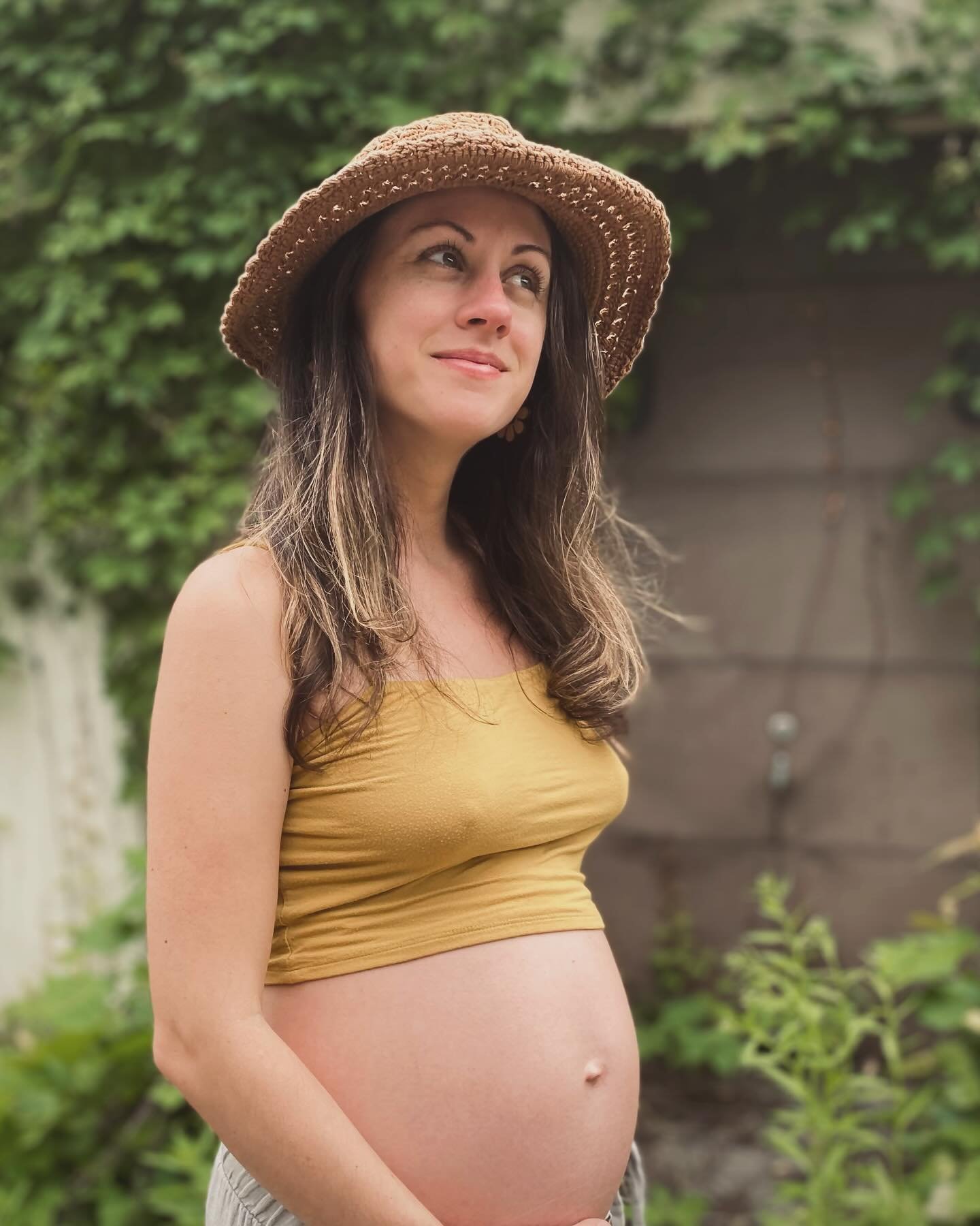 Expecting a boy in September! Shout out to my queen for going through pregnancy for our family once again. The kids are excited for our new addition. ✌🏼