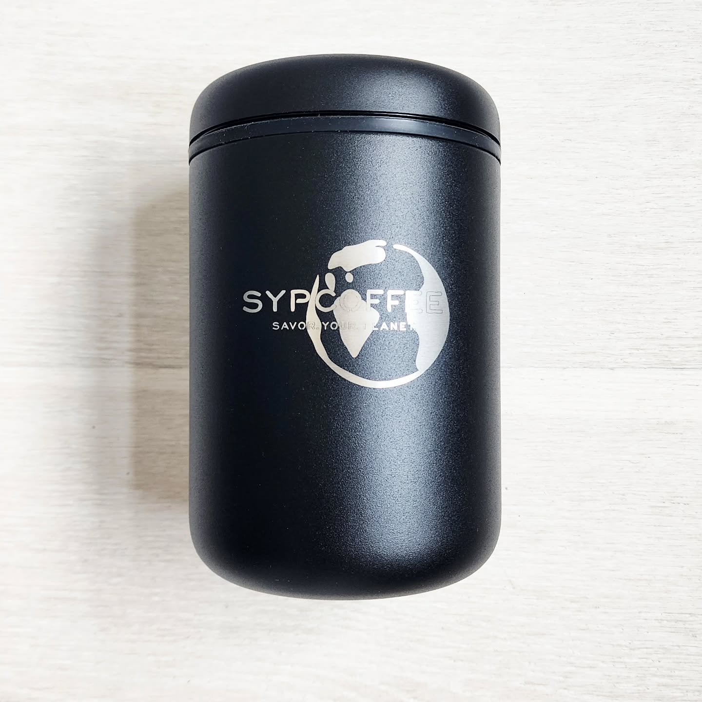So fresh and so clean. Our new, sleek airtight canisters keep your SYPCOFFEE fresher for longer, while being beautiful enough to leave out on your countertop.
.
#Fresh #GoodLooking #SYPCOFFEE