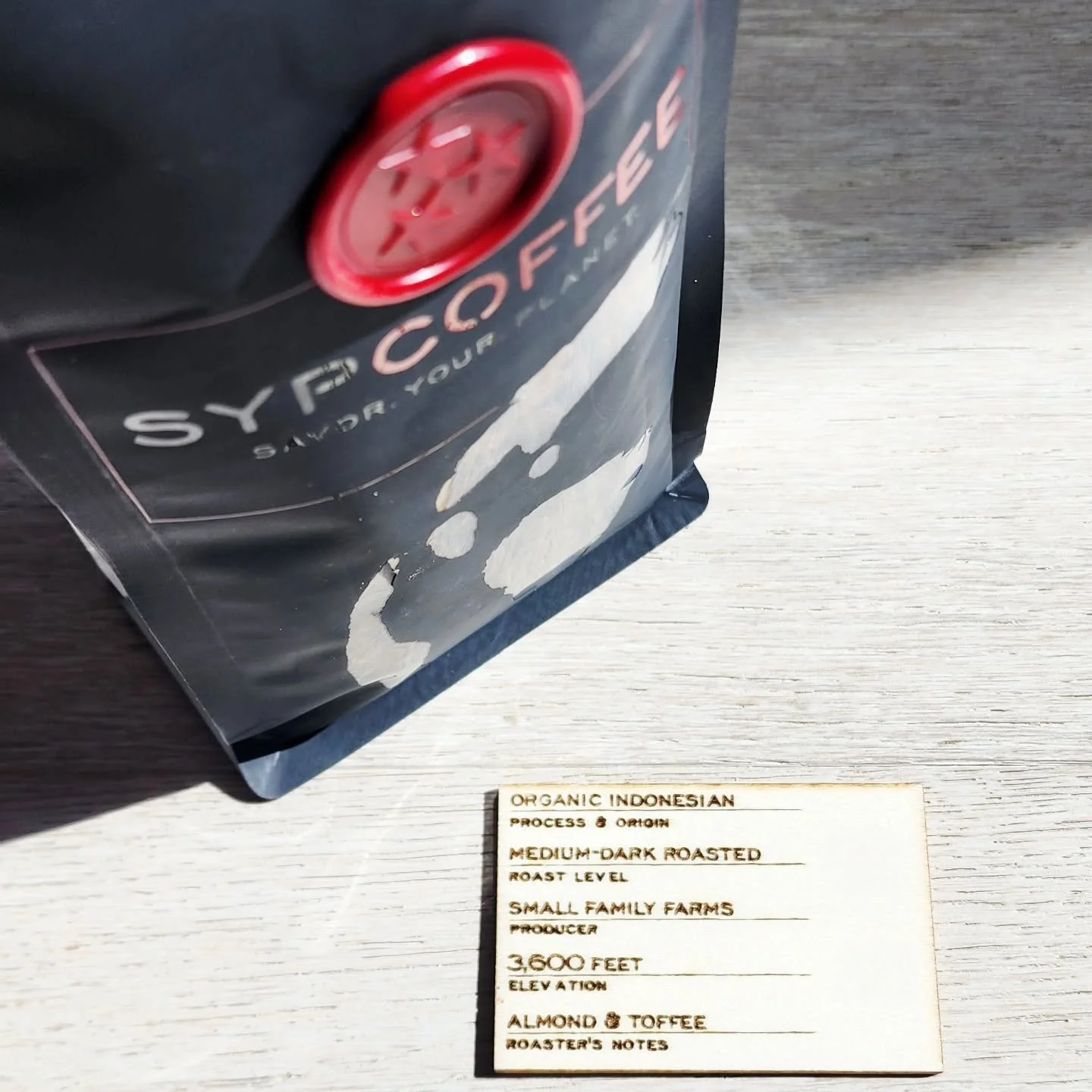 New this week, an organic arrival from Indonesia. It is extraordinarily delicious. That is all.
.
#NowRoasting #InBoutique #Online #Organic #Indonesia