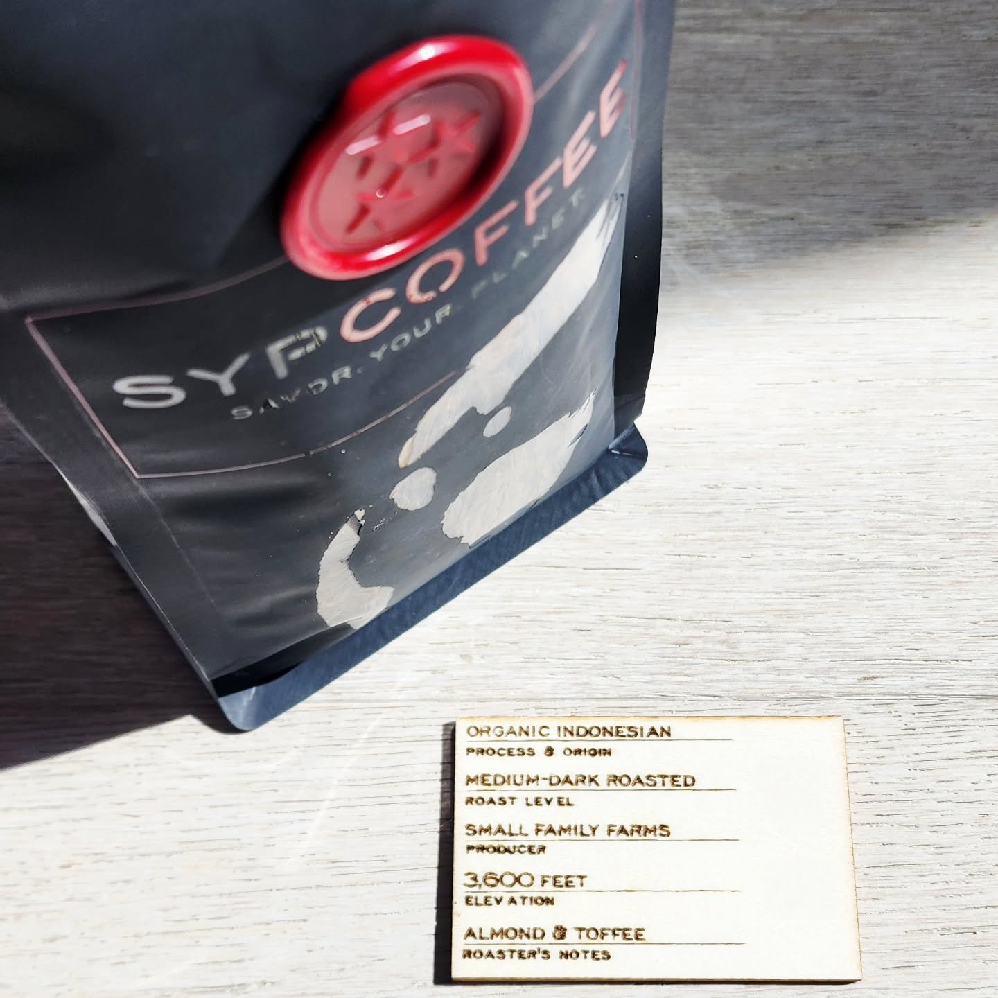 New this week, an organic arrival from Indonesia. It is extraordinarily delicious. That is all.
.
#NowRoasting #InBoutique #Online #Organic #Indonesia