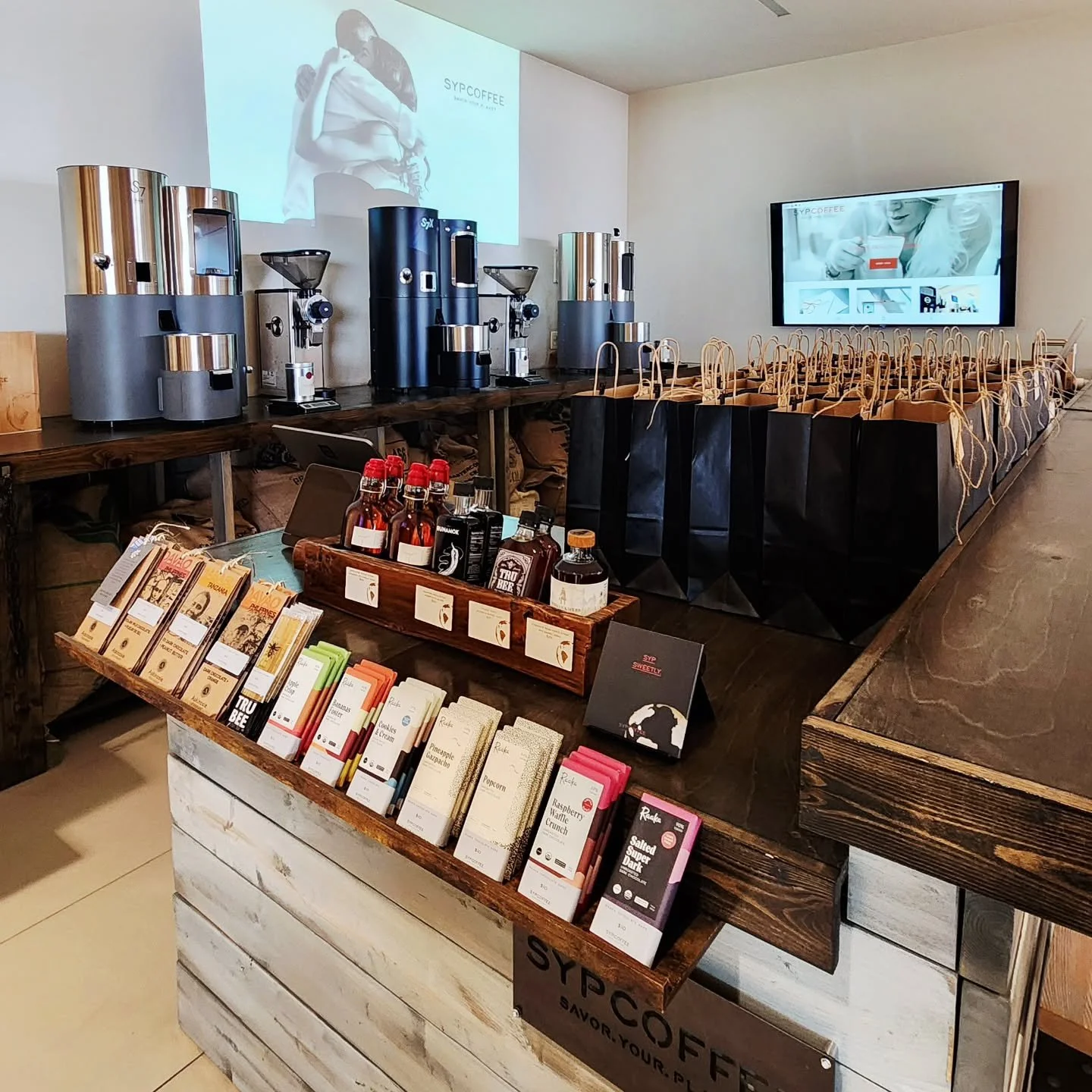 Thank you to everyone who helped make it a great and very full week. New green coffee and retail equipment deliveries, online order, gift and subscription fulfillments, several local JURA installs and gift orders for corporate clients plus countless 