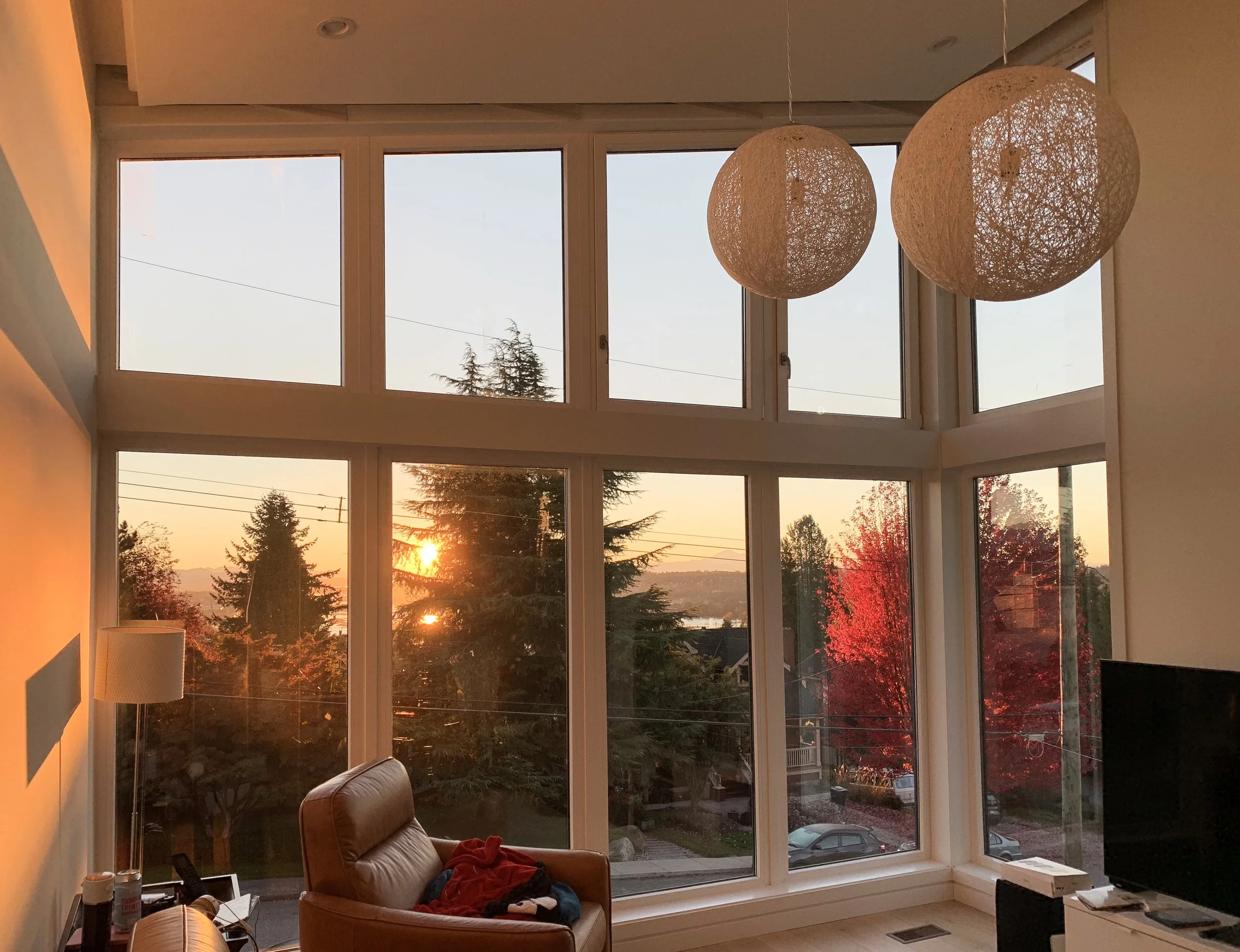  Living / family room with view of Fraser River and Mount Baker.   