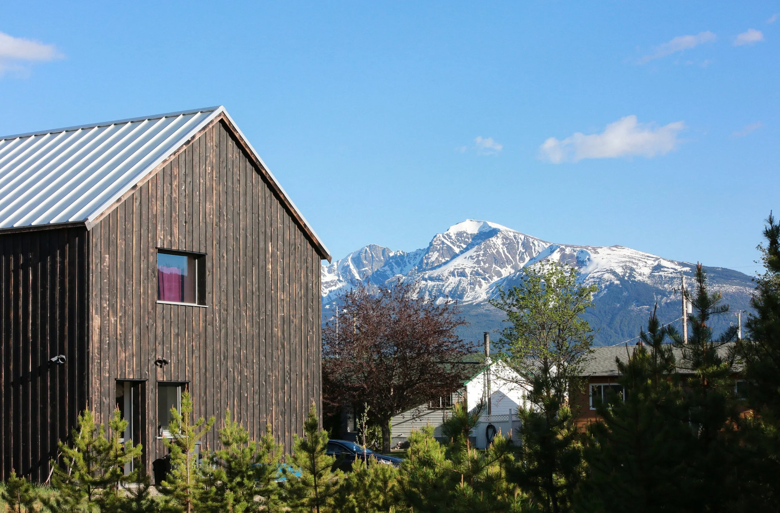  West façade with Mount Thompson in background. 