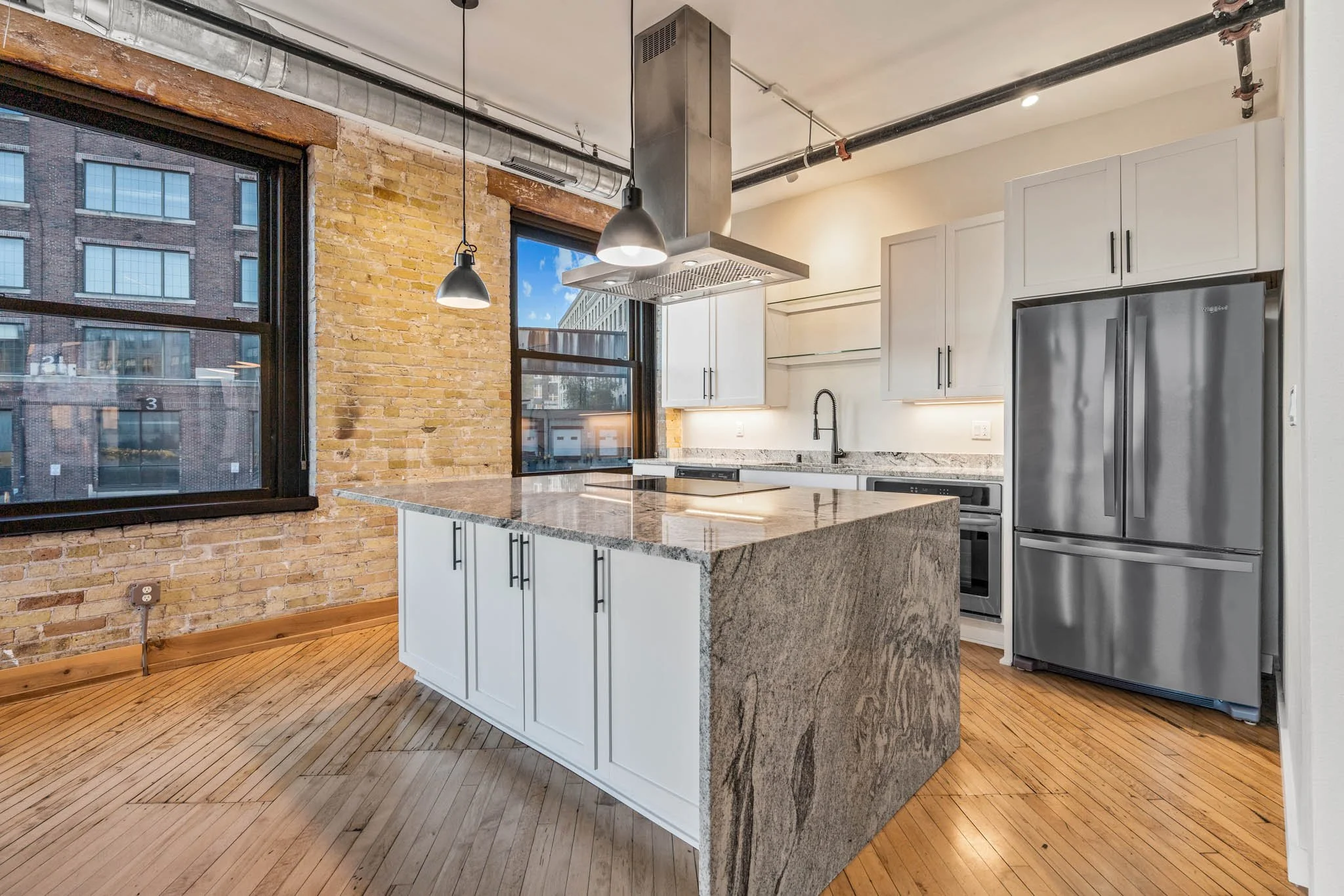 W351N5464 Lake Dr, Oconomowoc - HDR-16.jpg