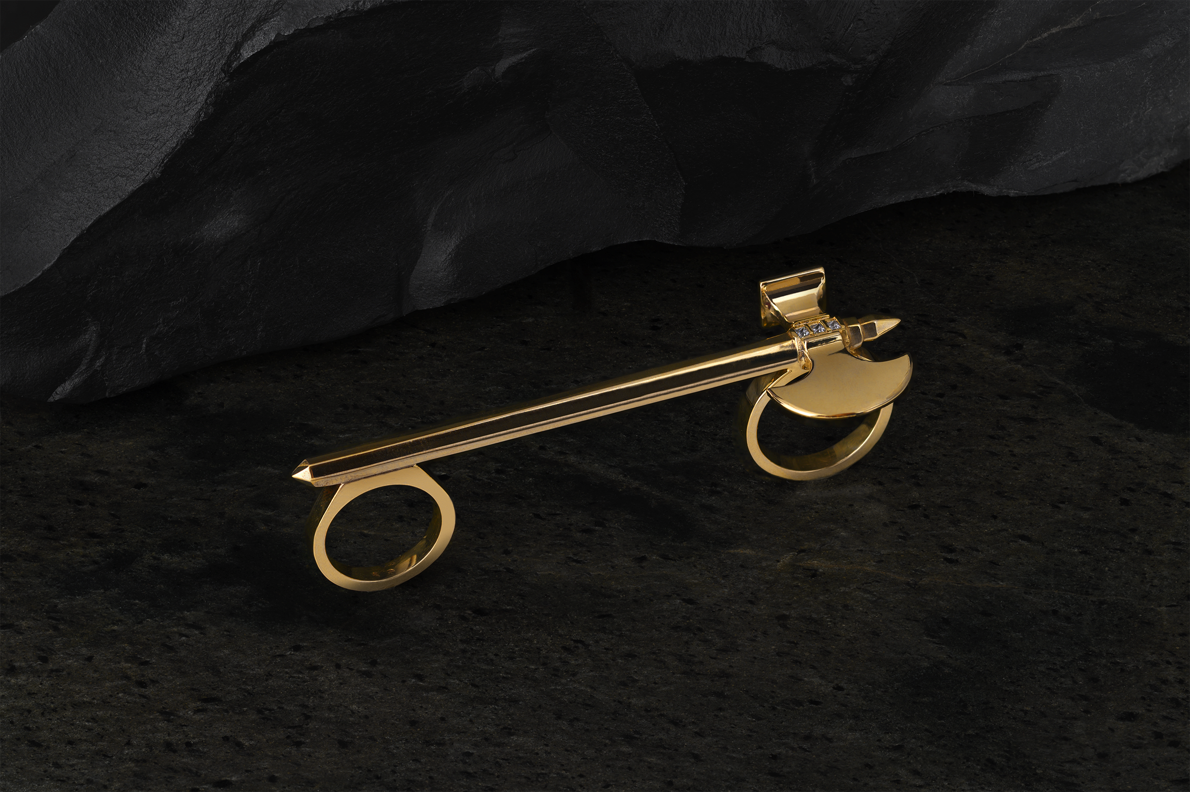 AXE_Pers_TOR_11_2400.png