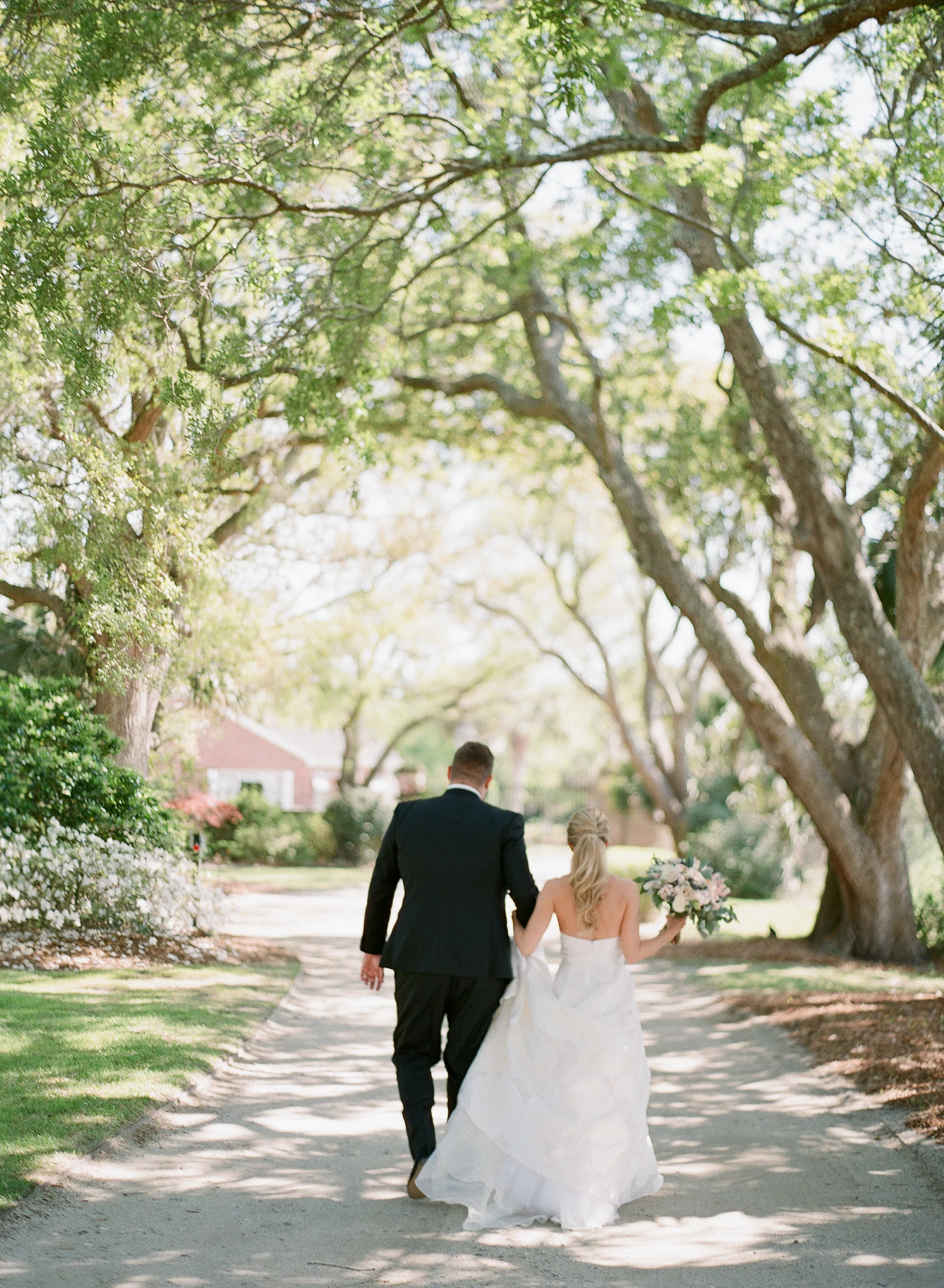 paraiso-event-design-morgan-danny-charleston-wedding-lowndes-grove-spring.jpg