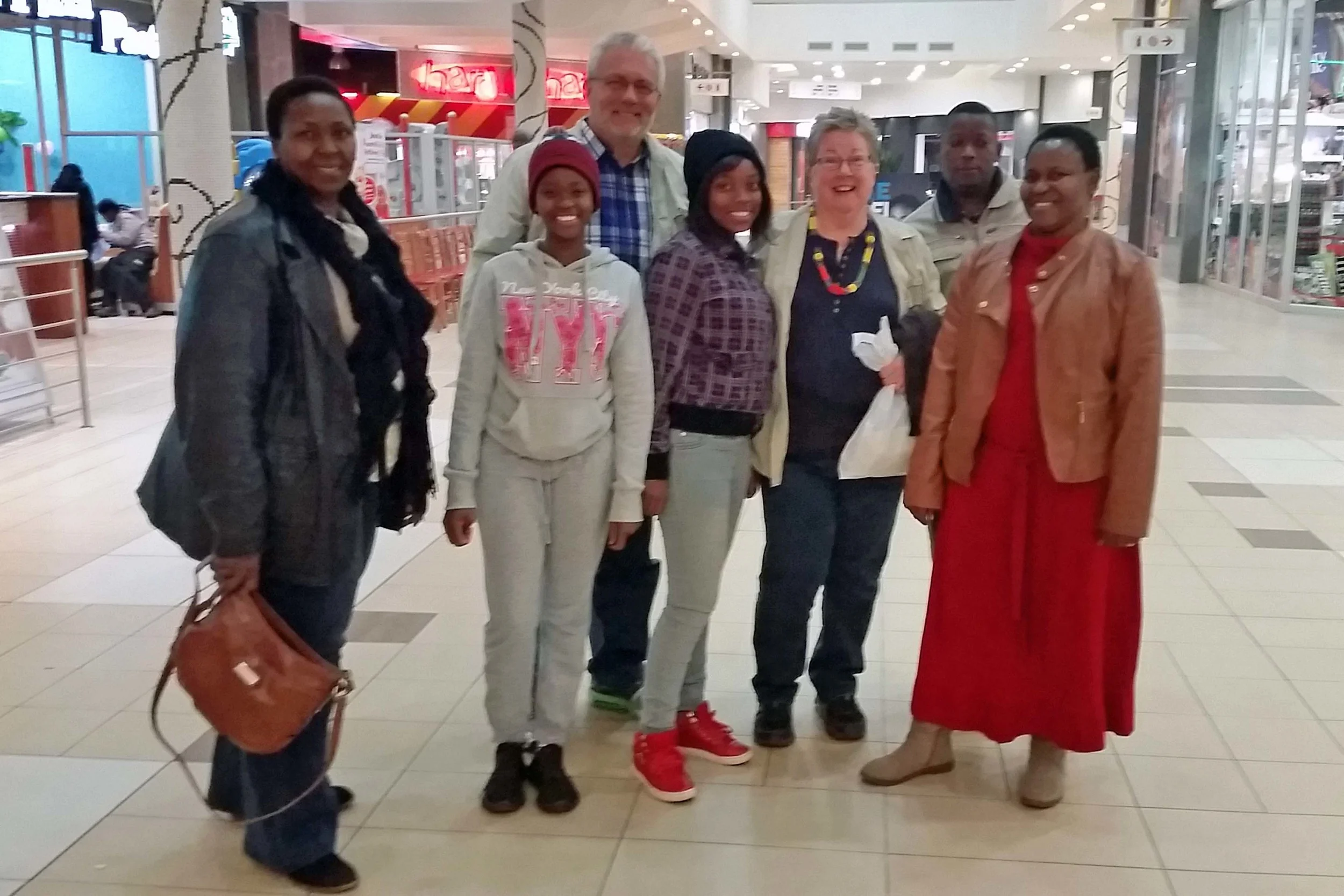 (L to R) Barbara (Kedibone's friend), Boitumelo (daughter), Doug, Kutlwano (neice), Abby, Stephen & Kedibone